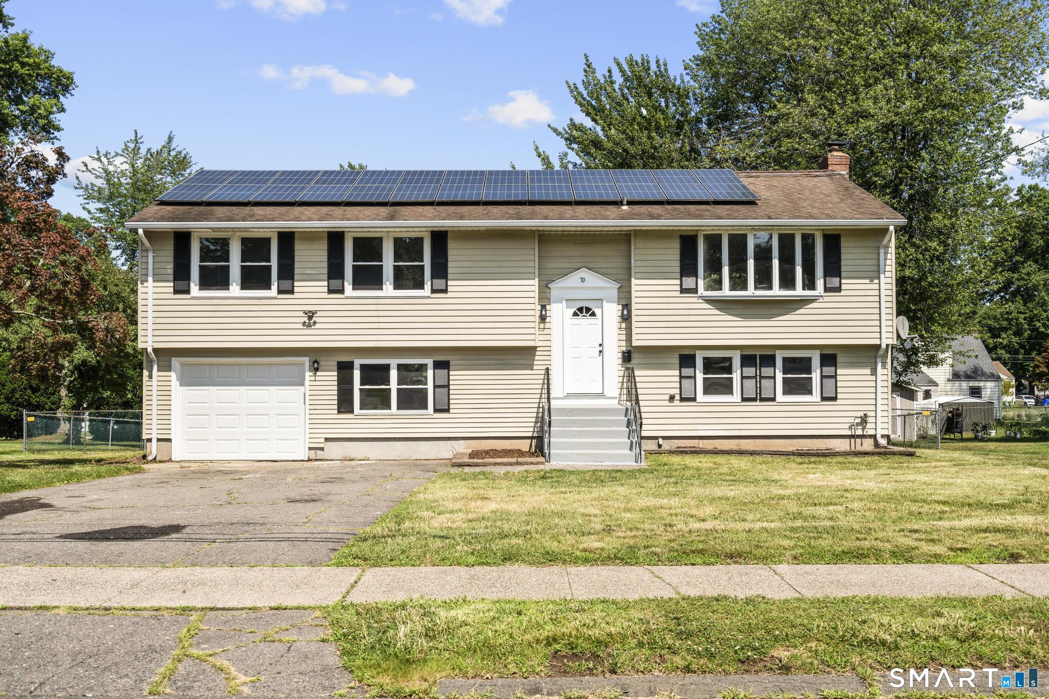 Homes for sale in Wethersfield, CT | 70 Ridge Crest Cir, Wethersfield, CT 06109 | MLS# 24188310