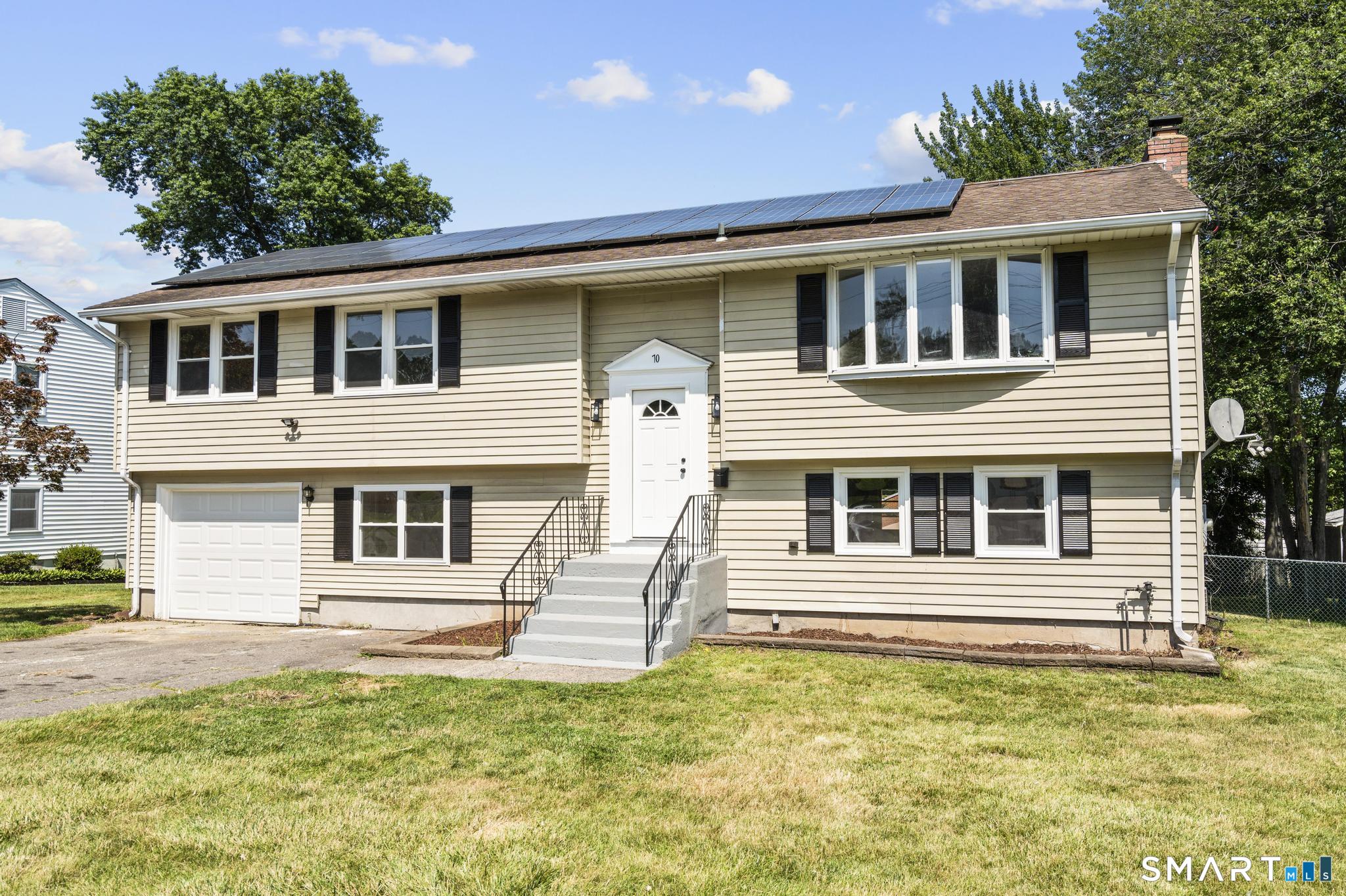 Homes for sale in Wethersfield, CT | 70 Ridge Crest Cir, Wethersfield, CT 06109 | MLS# 24188310