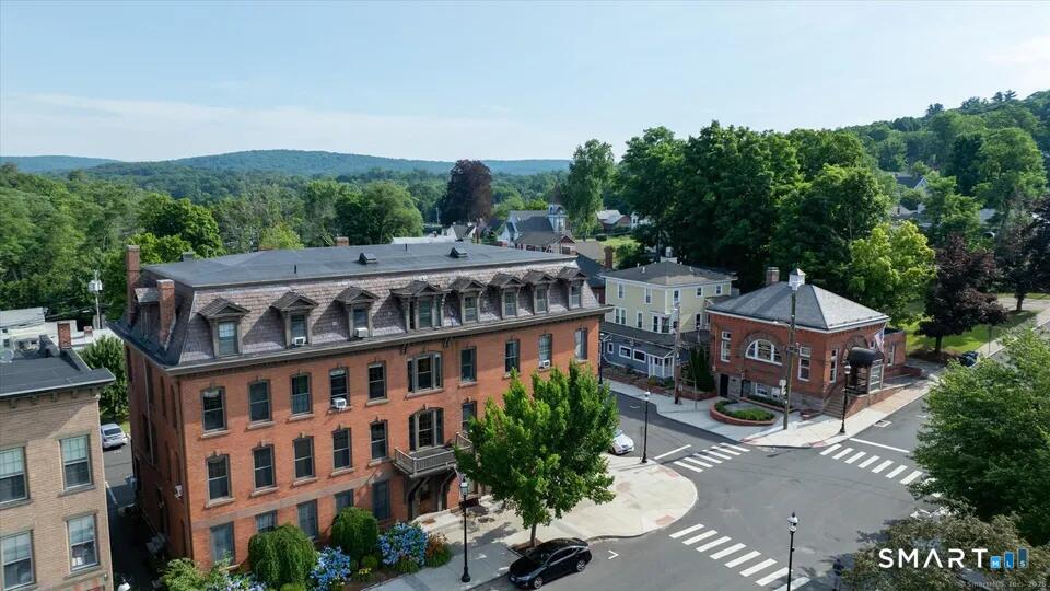 Homes for sale in Canton, CT | 130 Main St #2D, Canton, CT 06019 | MLS# 24178481