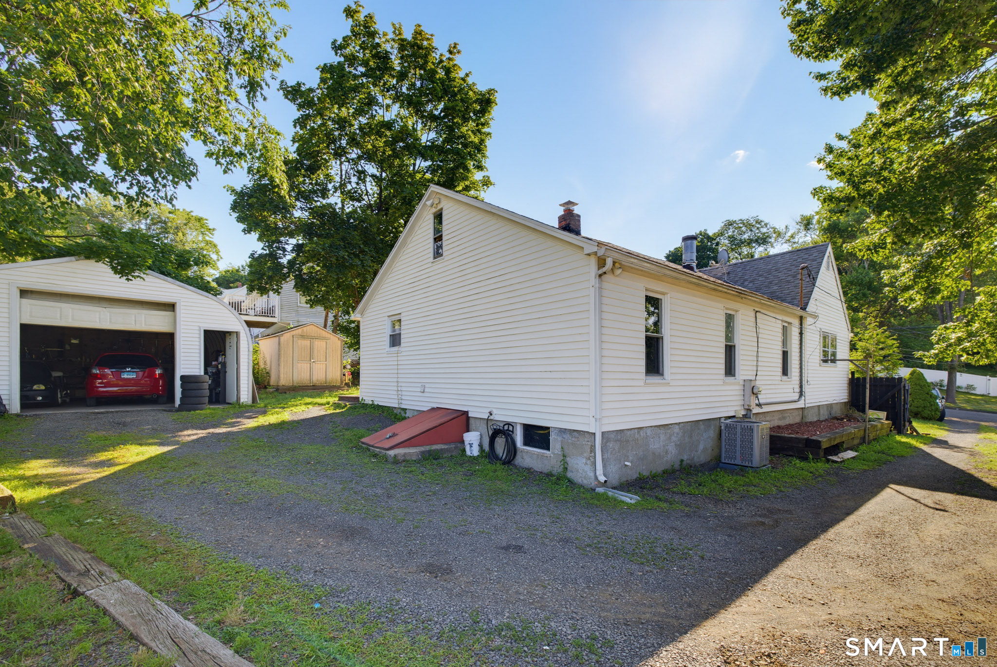 4th image of 31 Ann St, East Haven, CT 06513 | MLS# 24187345
