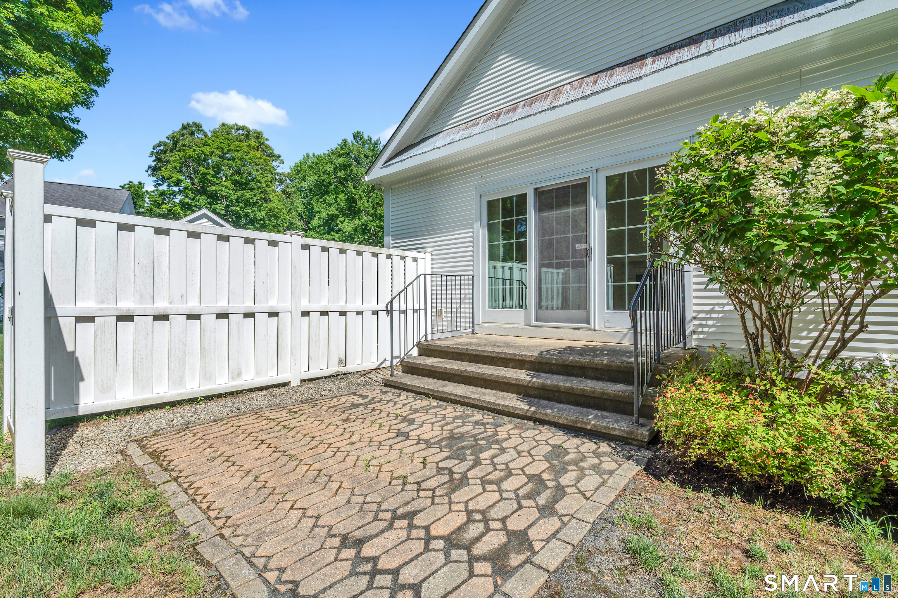 Homes for sale in Old Lyme, CT | 6 Wyckford Ln #6, Old Lyme, CT 06371 | MLS# 24190240