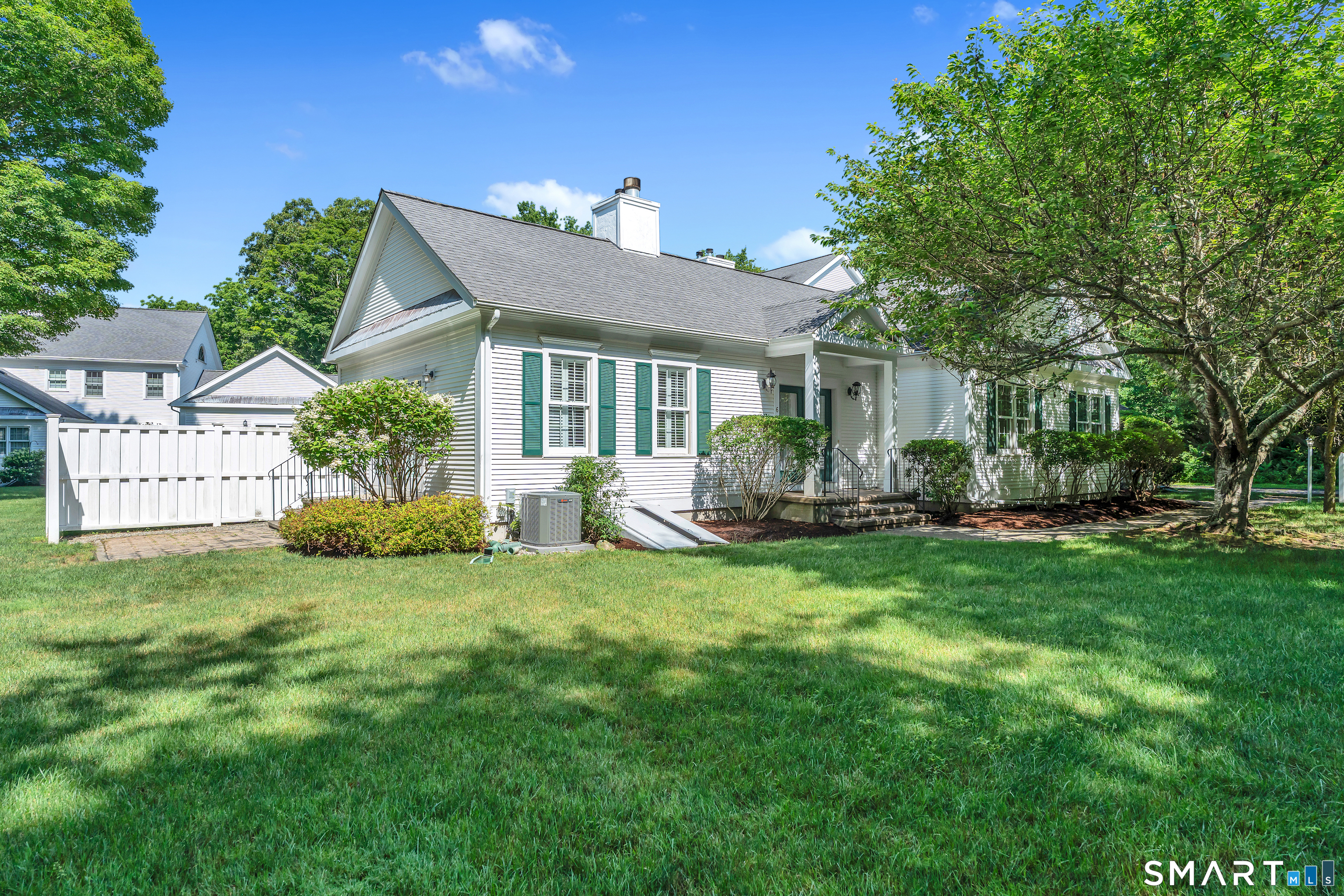 Homes for sale in Old Lyme, CT | 6 Wyckford Ln #6, Old Lyme, CT 06371 | MLS# 24190240