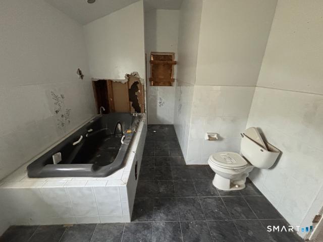 13 Merril Place photo 8