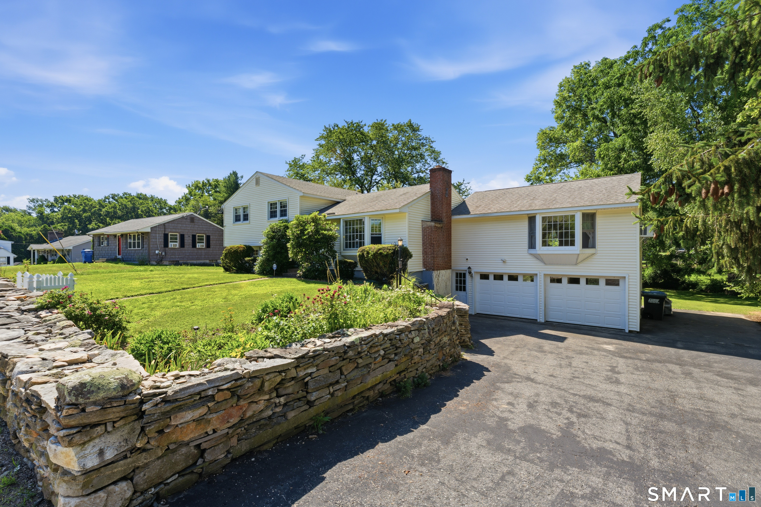 Photo 3 of 44 Occum Lane, Montville, CT