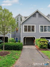 4 Fawn Ridge Lane, Unit 4