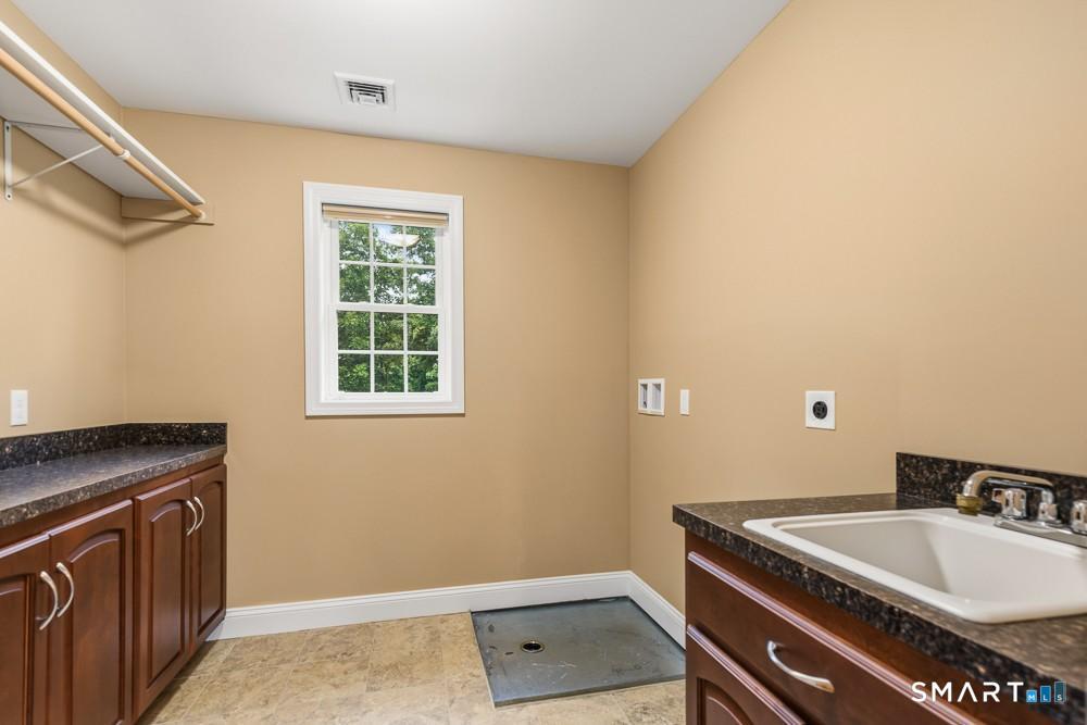 114 Steeplechase Drive photo 23