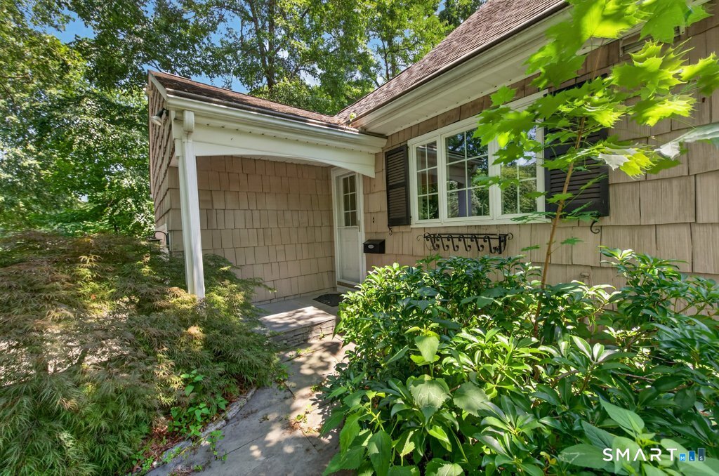 Homes for sale in West Hartford, CT | 50 Woodridge Cir, West Hartford, CT 06107 | MLS# 24190775