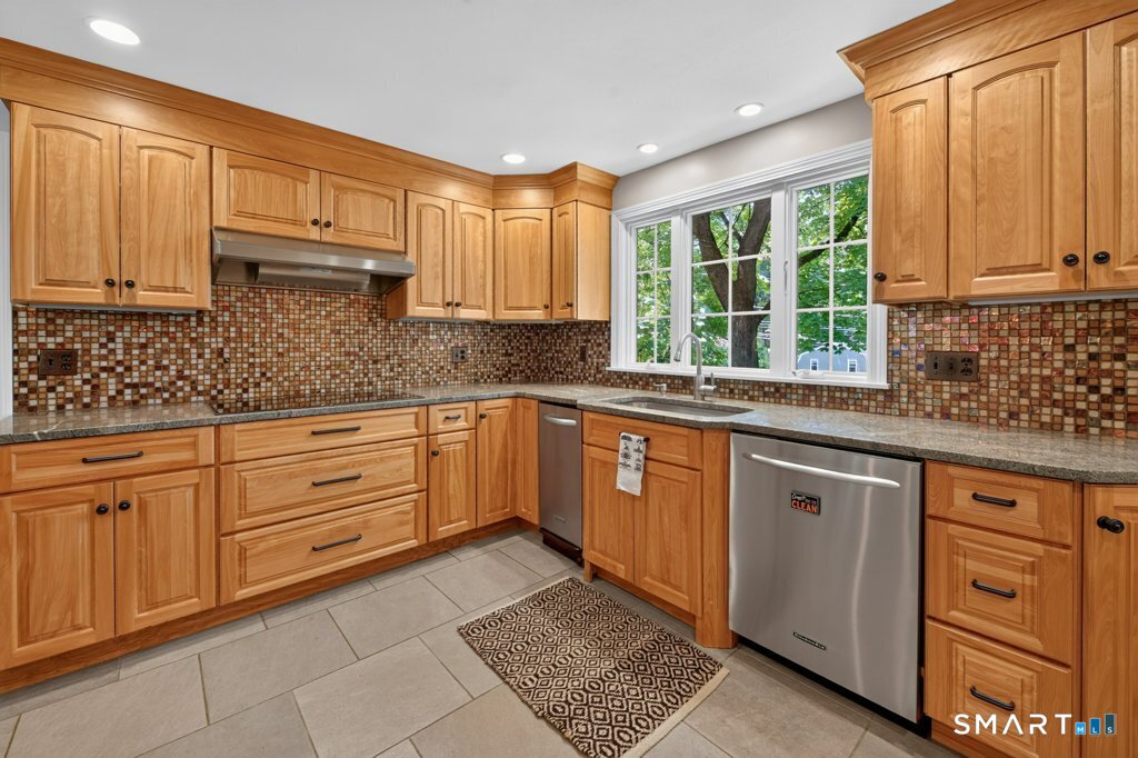 Homes for sale in West Hartford, CT | 50 Woodridge Cir, West Hartford, CT 06107 | MLS# 24190775
