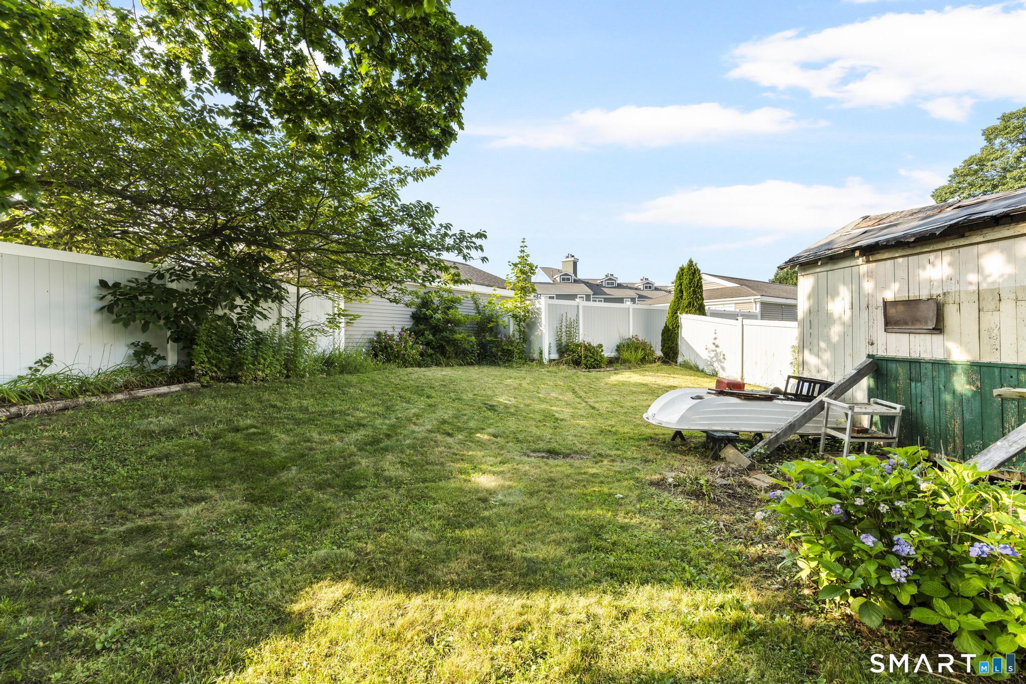 98-B Limewood Avenue photo 33