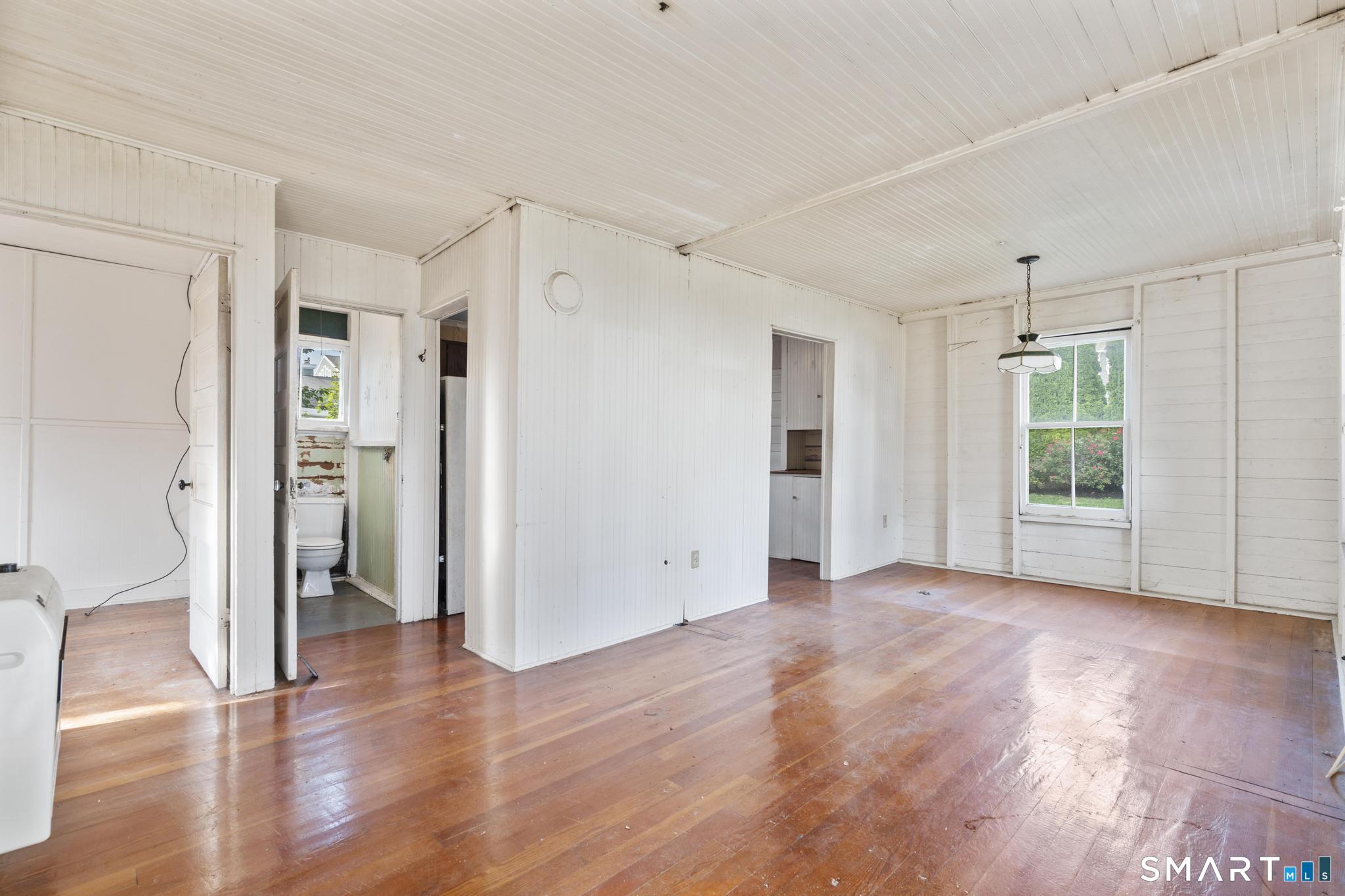 98-B Limewood Avenue photo 11