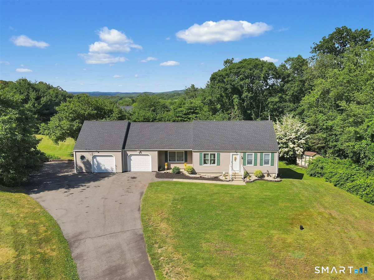 Homes for sale in Wallingford, CT | 28 Mcnabola Ln, Wallingford, CT 06492 | MLS# 24190903