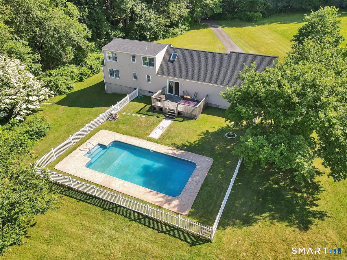 Homes for sale in Wallingford, CT | 28 Mcnabola Ln, Wallingford, CT 06492 | MLS# 24190903