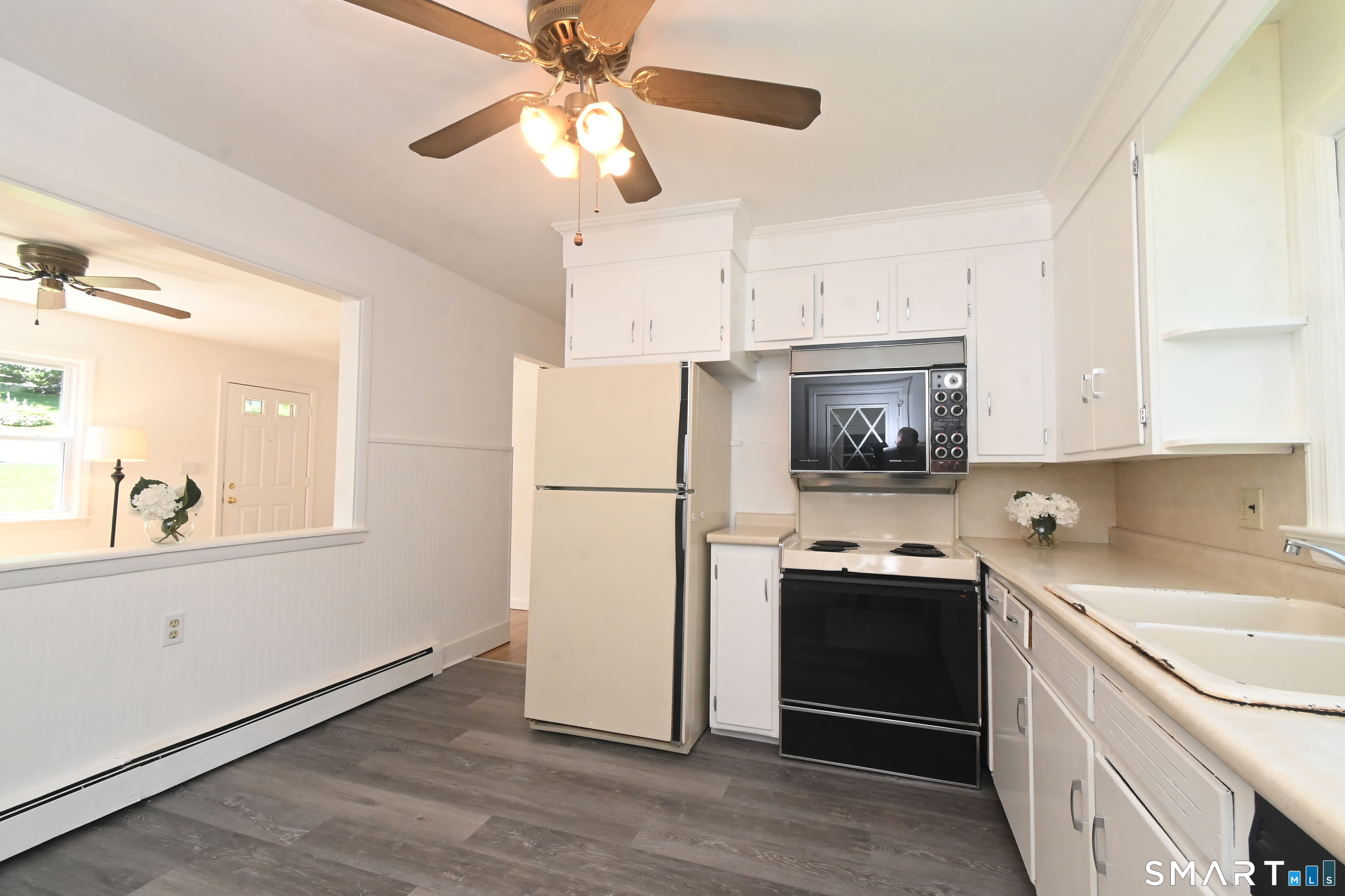 Homes for sale in Danbury, CT | 46 Topstone Dr, Danbury, CT 06810 | MLS# 24149410