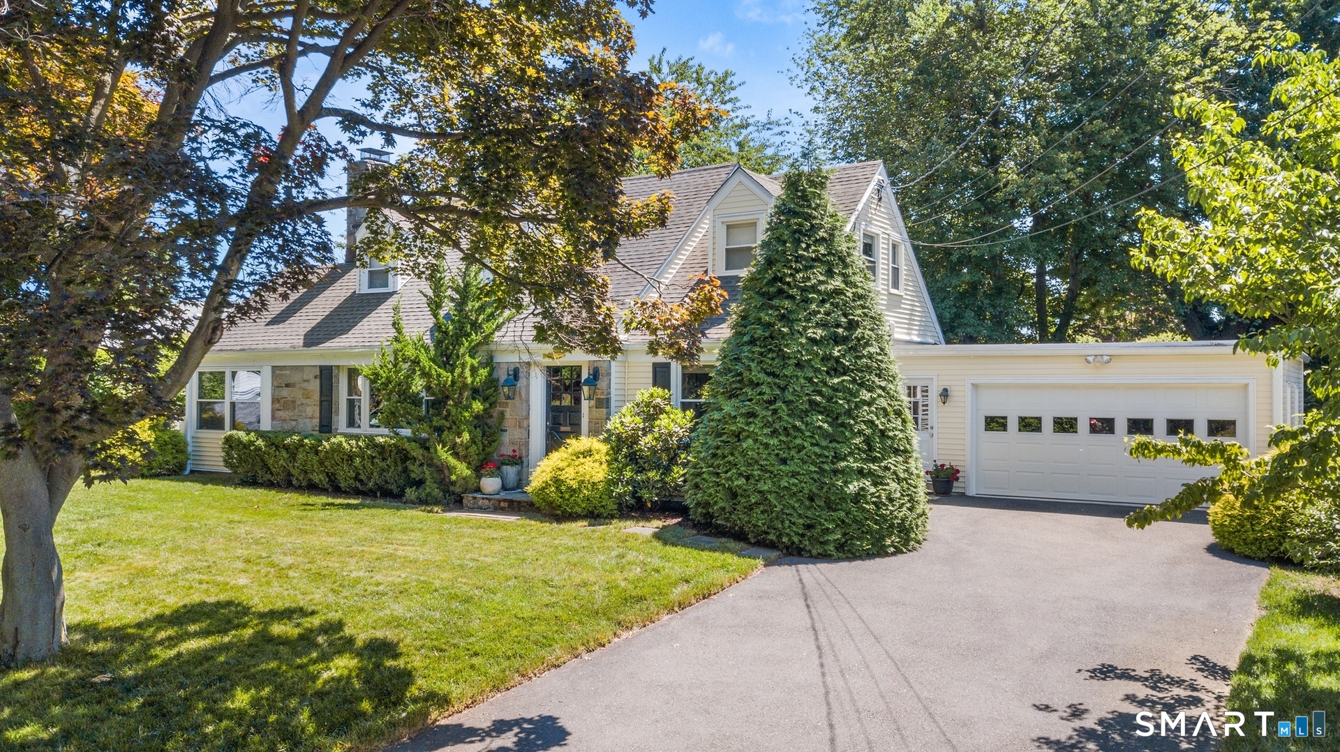 128 Soundview Court, Stamford, Connecticut photo 2