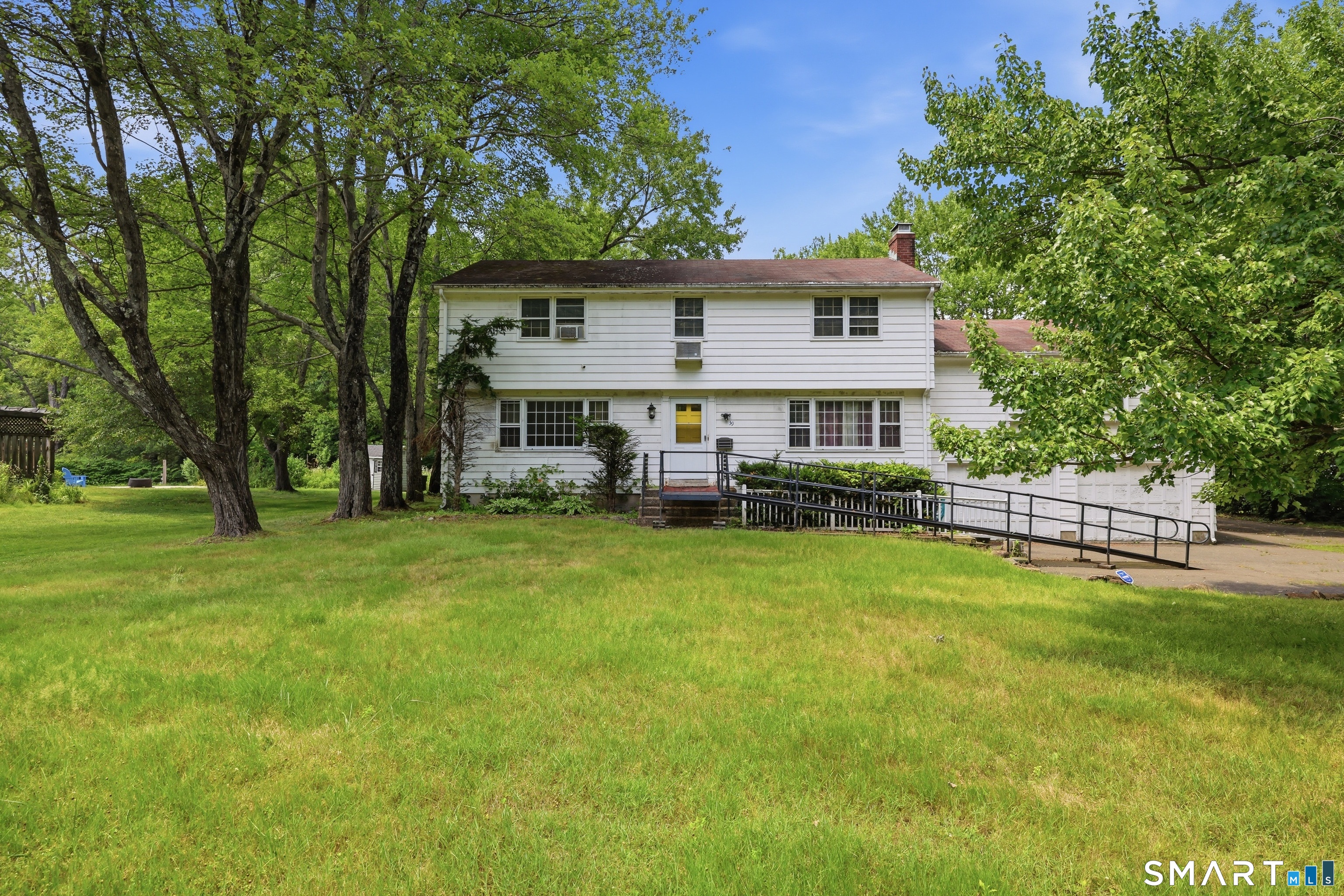 Homes for sale in Bloomfield, CT | 39 Maple Ave, Bloomfield, CT 06002 | MLS# 24190992