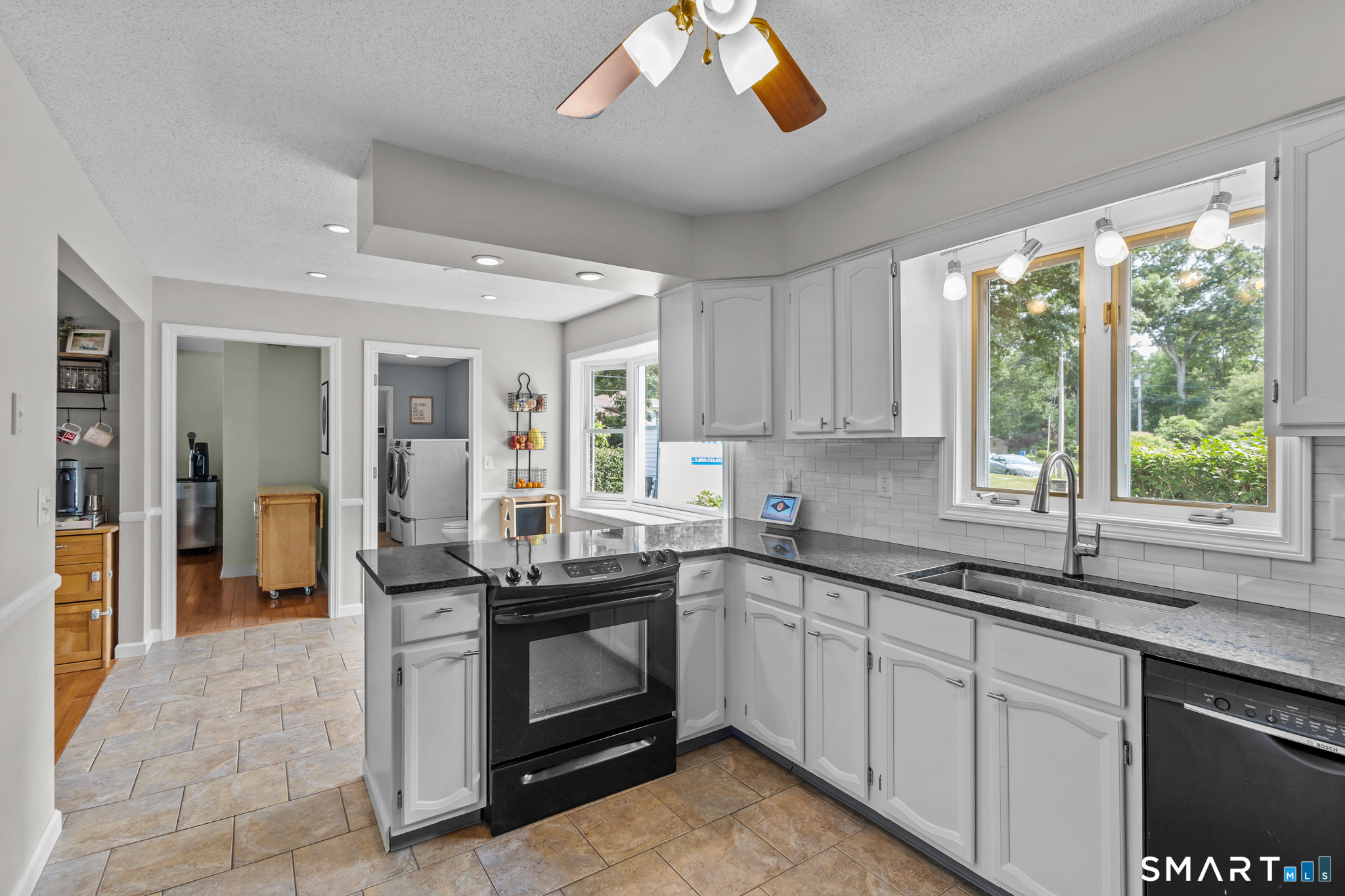 Homes for sale in Killingly, CT | 34 Vezina Dr, Killingly, CT 06239 | MLS# 24191046