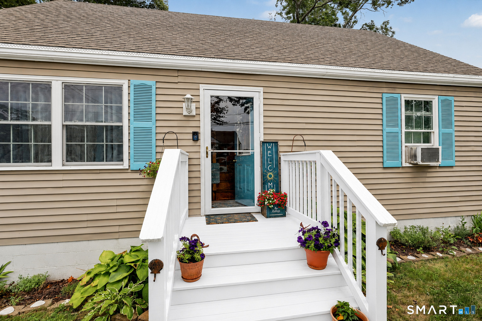 Homes for sale in East Lyme, CT | 264 Roxbury Rd, East Lyme, CT 06357 | MLS# 24189477