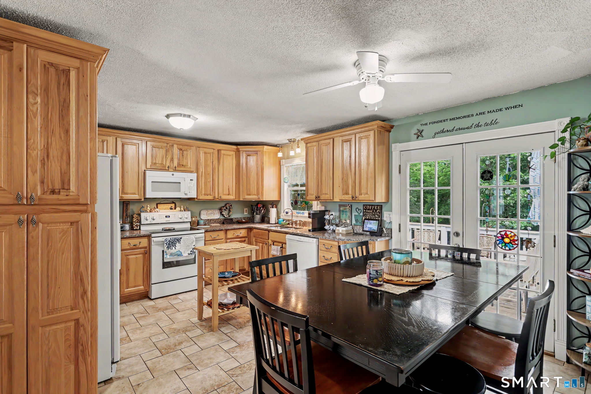 Homes for sale in East Lyme, CT | 264 Roxbury Rd, East Lyme, CT 06357 | MLS# 24189477