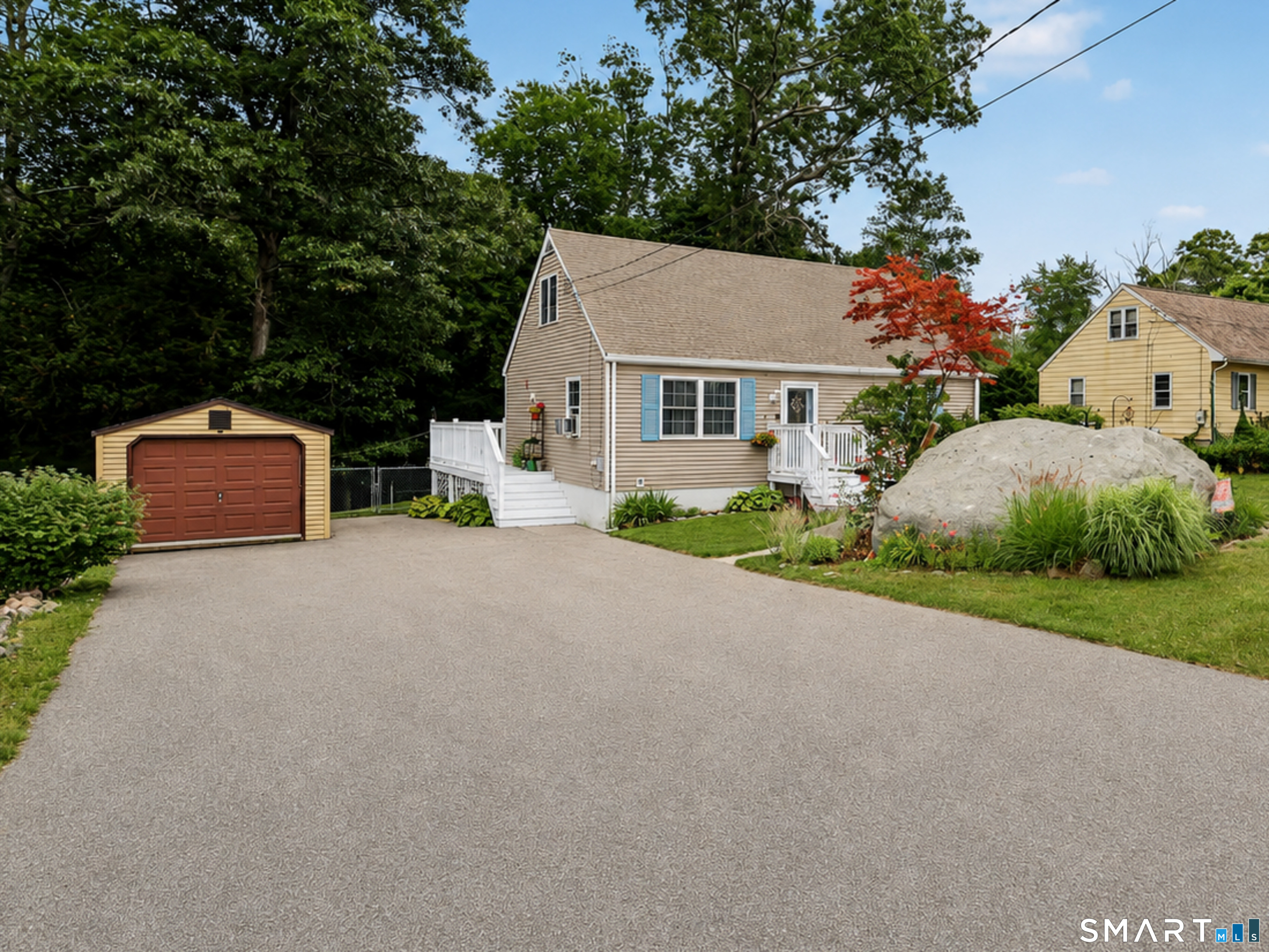 Homes for sale in East Lyme, CT | 264 Roxbury Rd, East Lyme, CT 06357 | MLS# 24189477