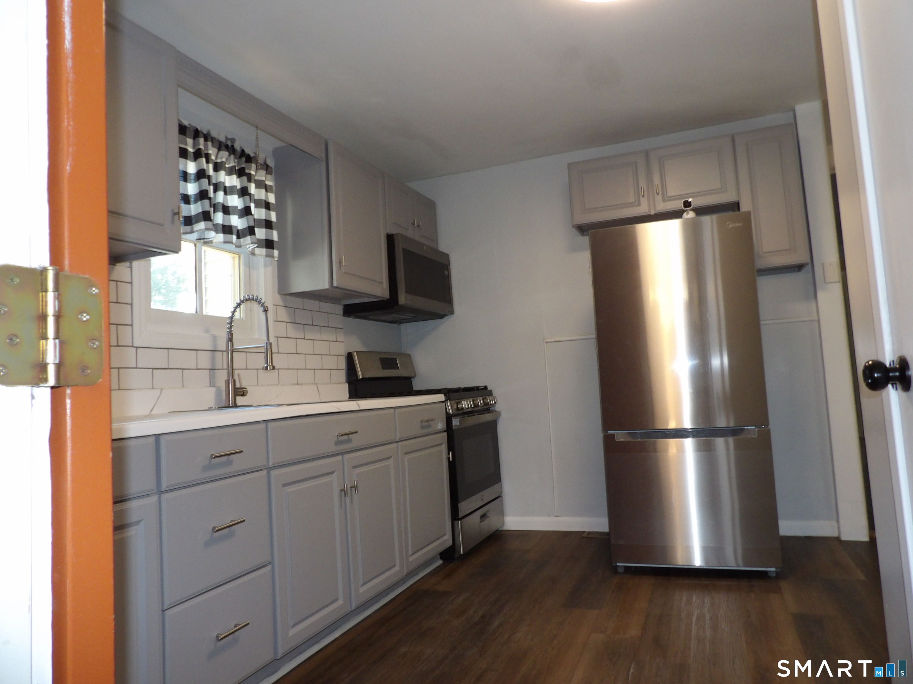 32 Wells Avenue photo 3