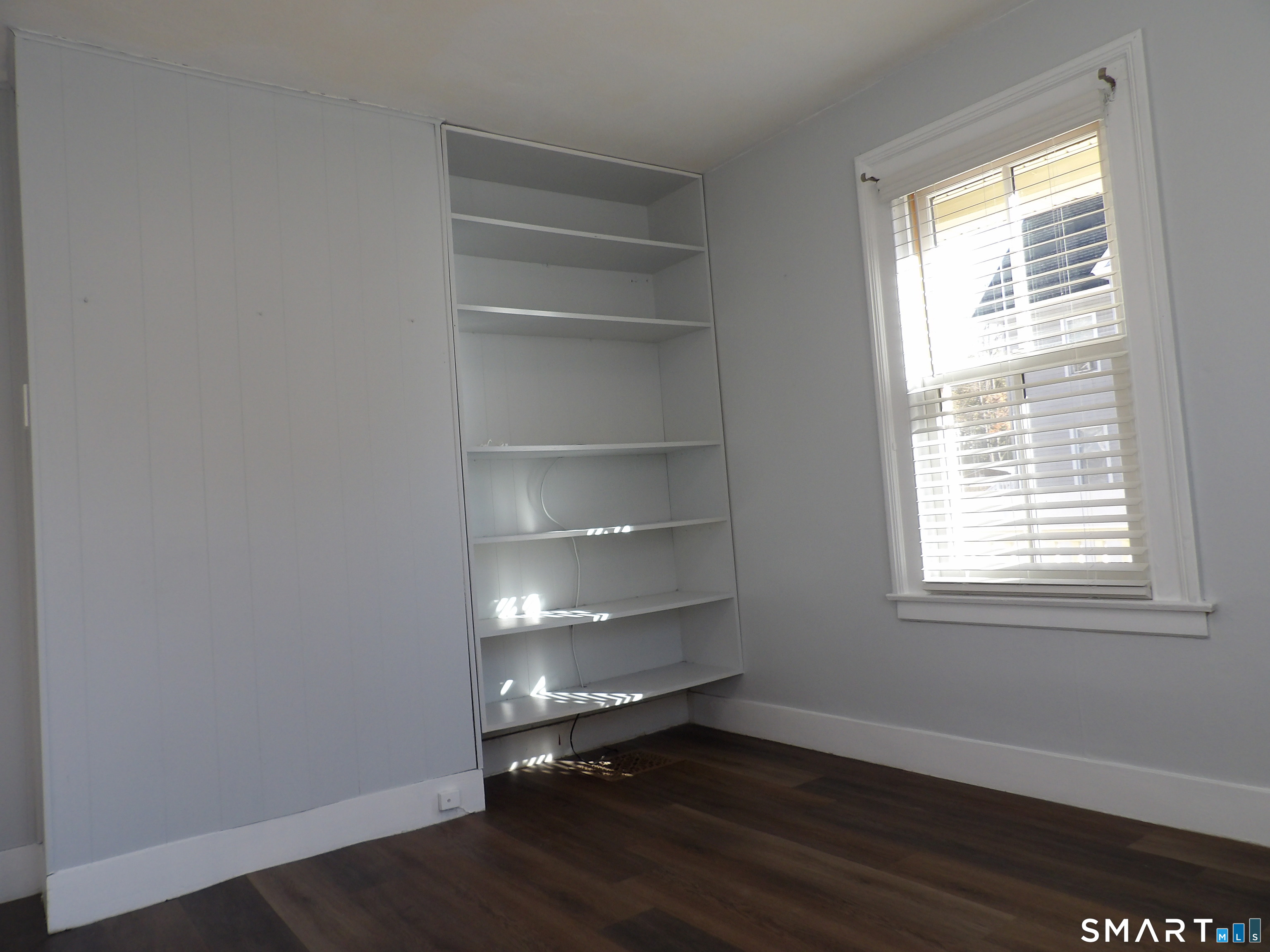 32 Wells Avenue photo 5