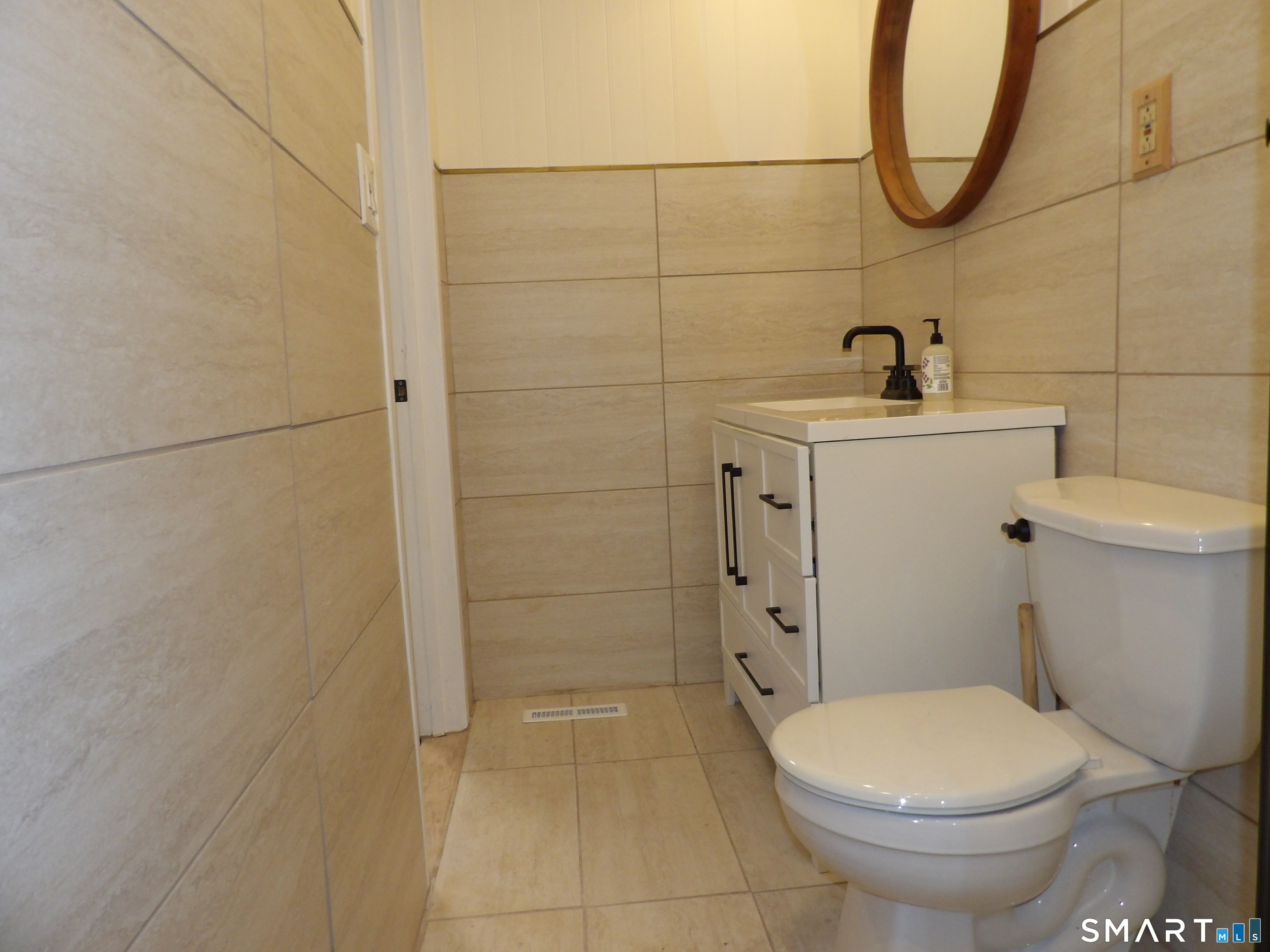 32 Wells Avenue photo 8