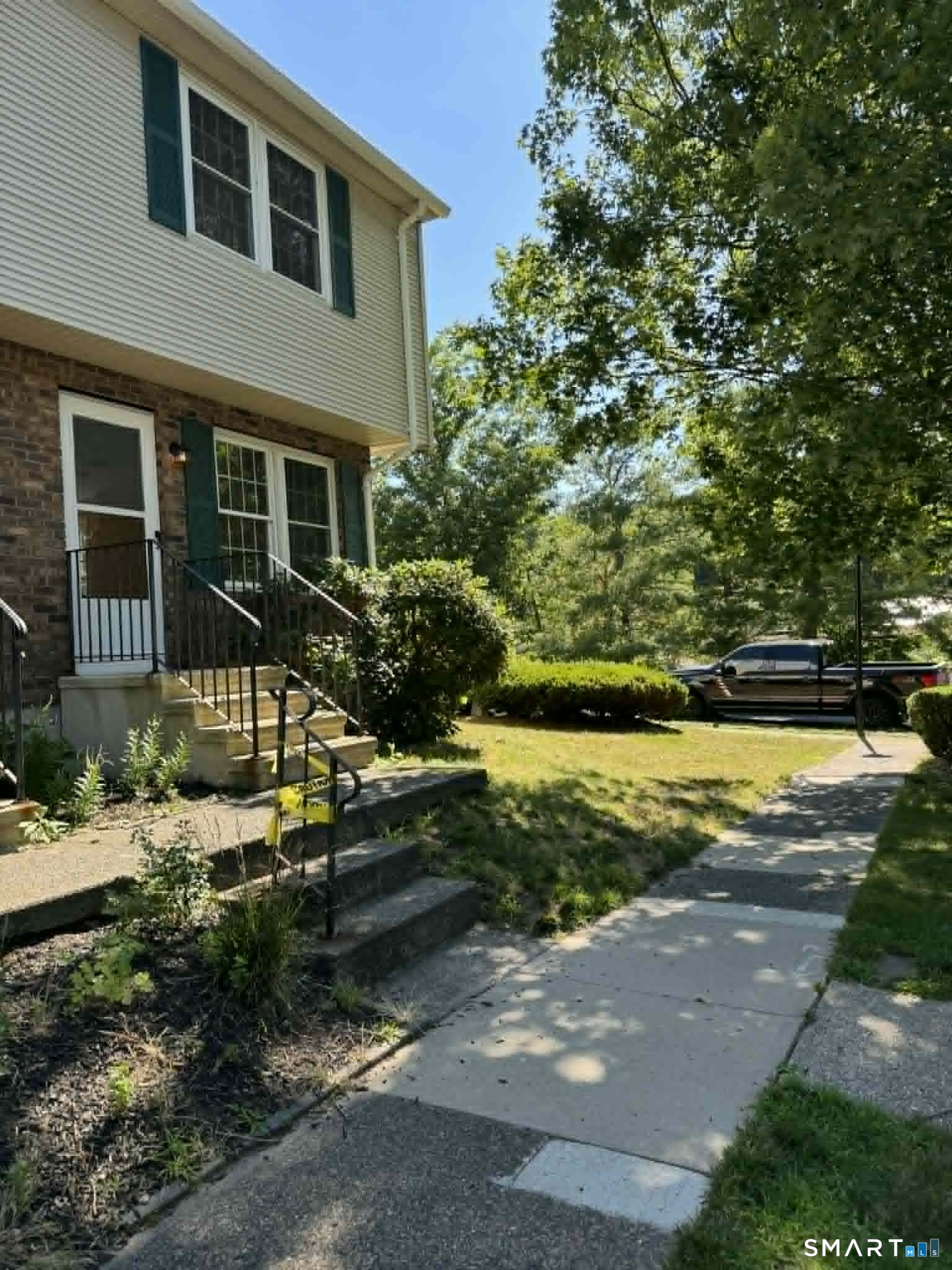 Homes for sale in Middletown, CT | 10 Countryside Ln #1, Middletown, CT 06457 | MLS# 24191144
