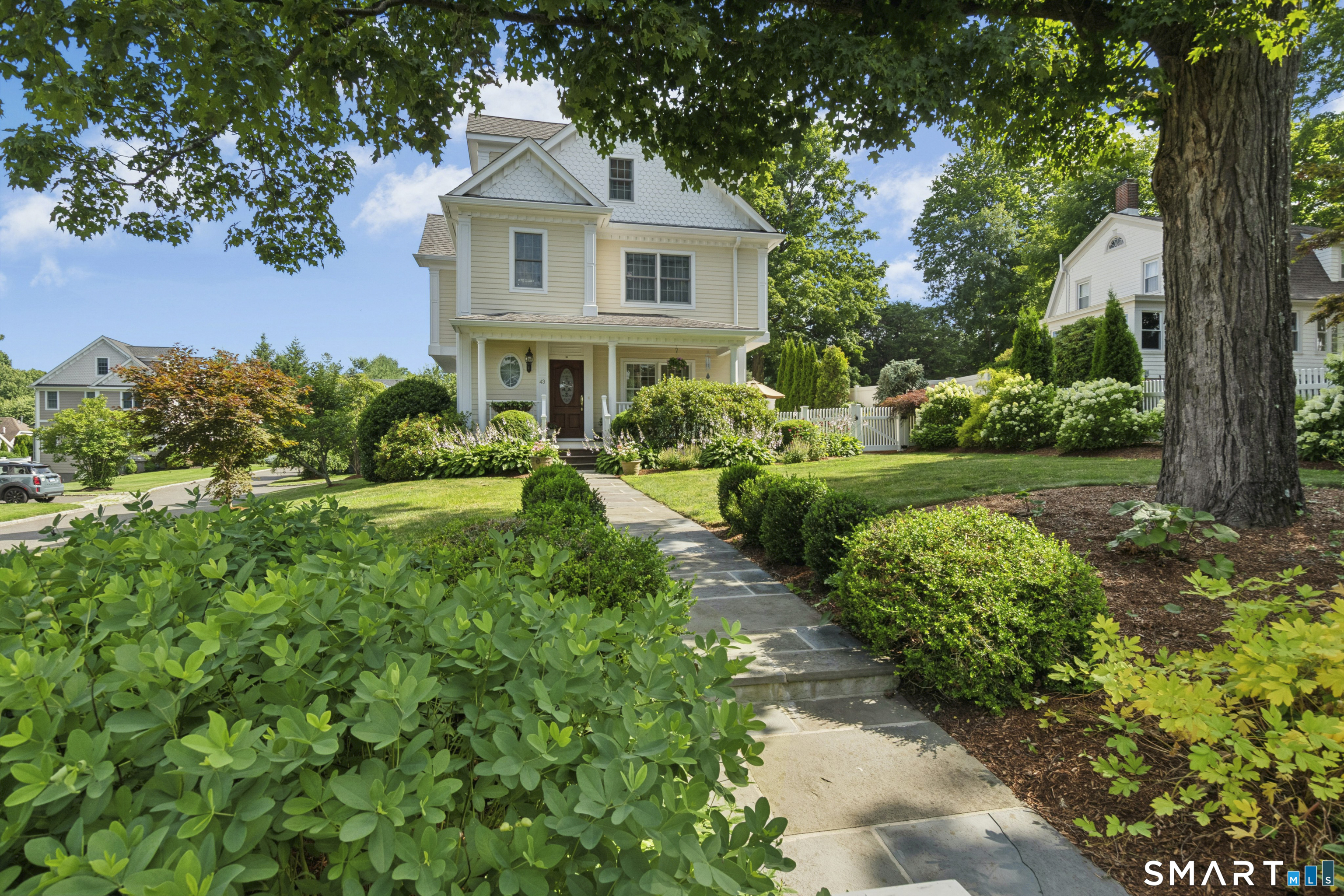 Homes for sale in Ridgefield, CT | 43 Catoonah St, Ridgefield, CT 06877 | MLS# 24186227