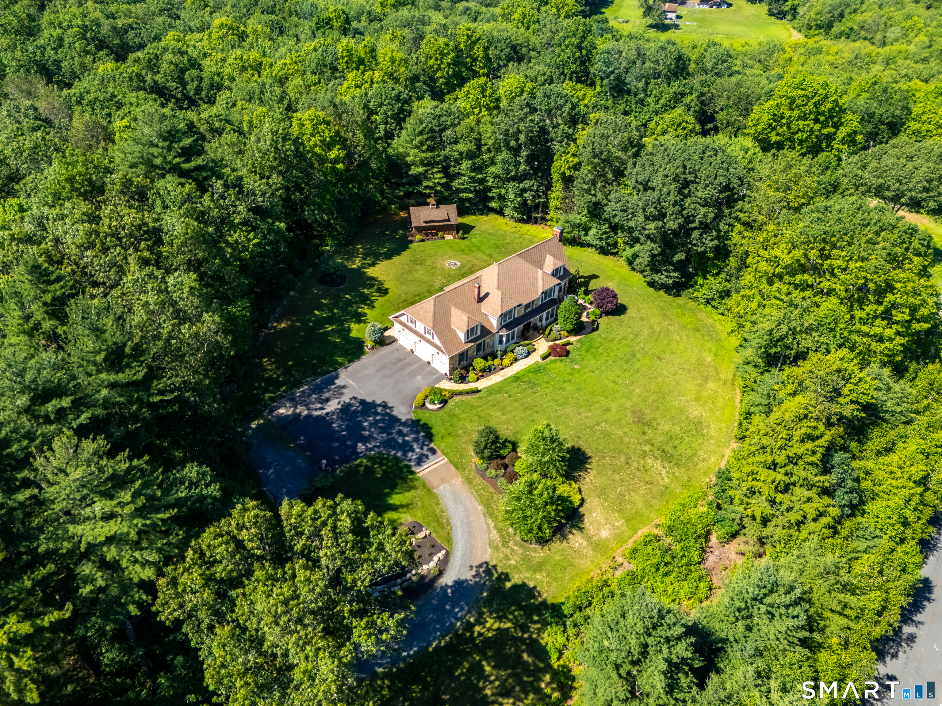 Homes for sale in Roxbury, CT | 99 Carriage Ln, Roxbury, CT 06783 | MLS# 24110013