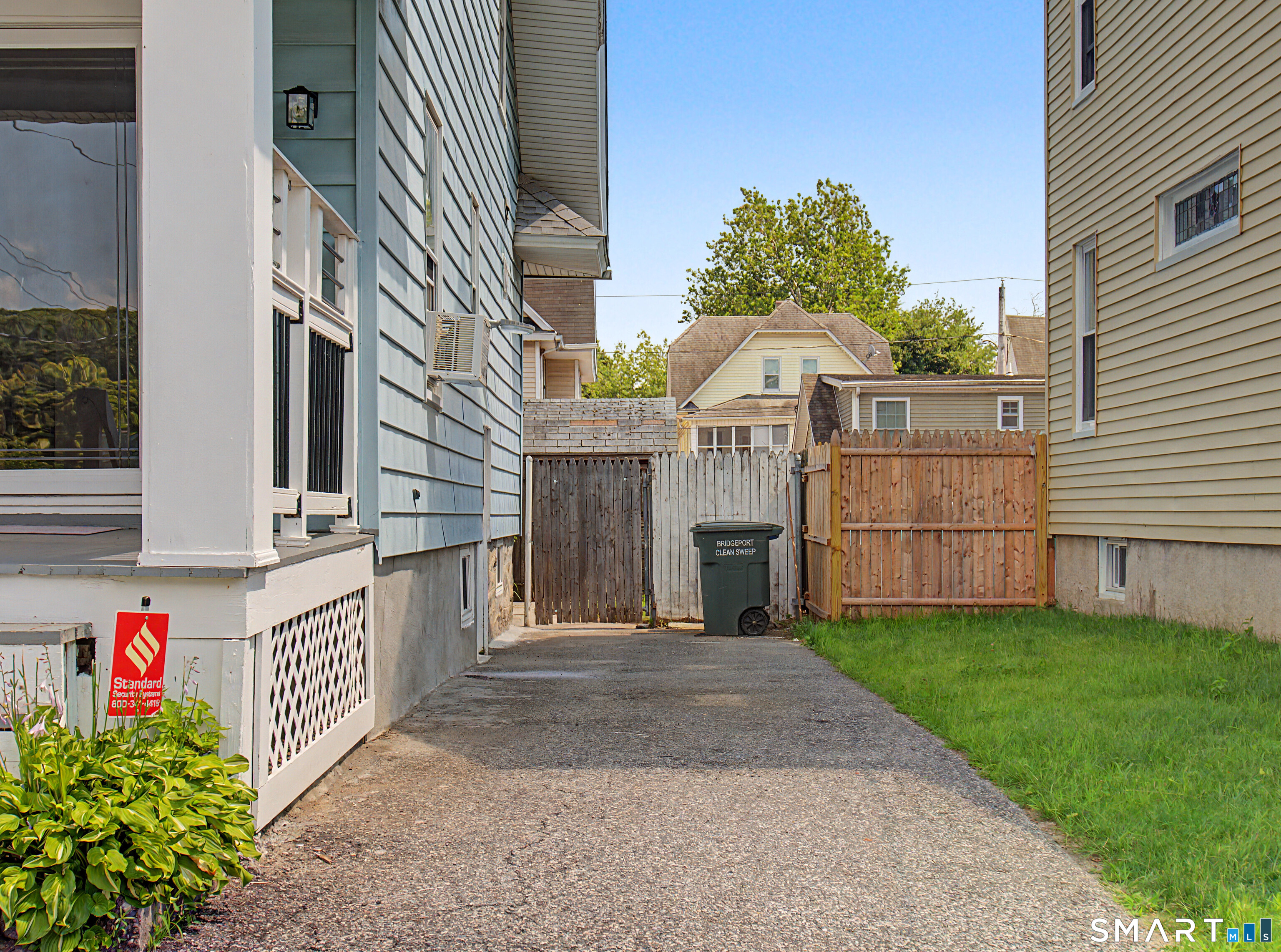 Homes for sale in Bridgeport, CT | 133 E Eaton St, Bridgeport, CT 06604 | MLS# 24172358