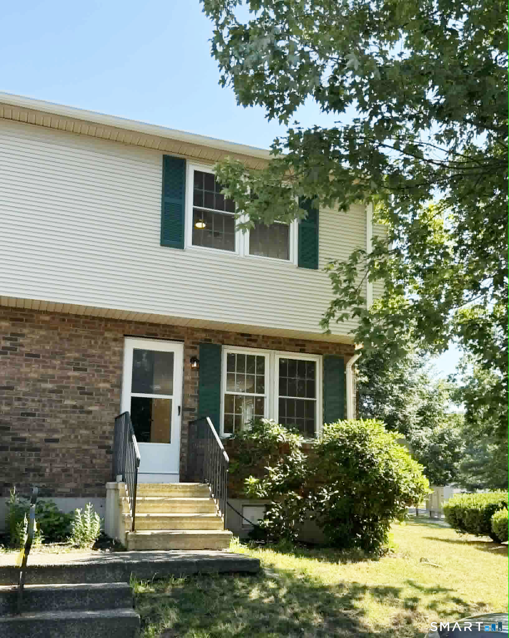 Homes for sale in Middletown, CT | 10 Countryside Ln #1, Middletown, CT 06457 | MLS# 24191144