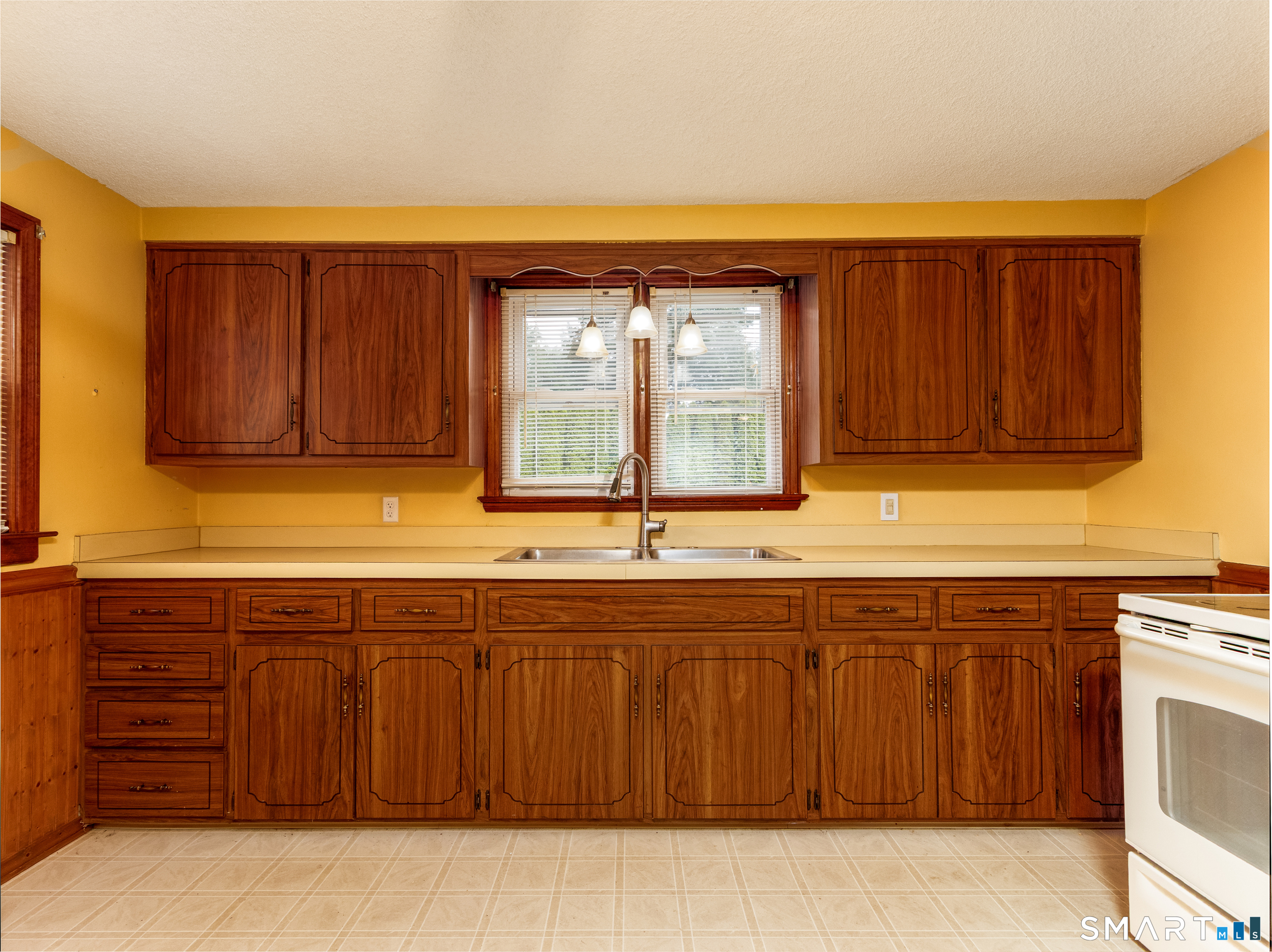 Homes for sale in Wallingford, CT | 50 Pond Hill Rd, Wallingford, CT 06492 | MLS# 24189034