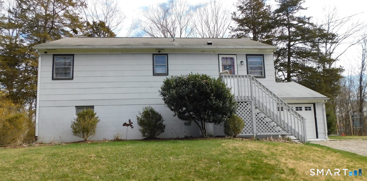 Homes for sale in Ridgefield, CT | 381 Bennetts Farm Rd, Ridgefield, CT 06877 | MLS# 24191236