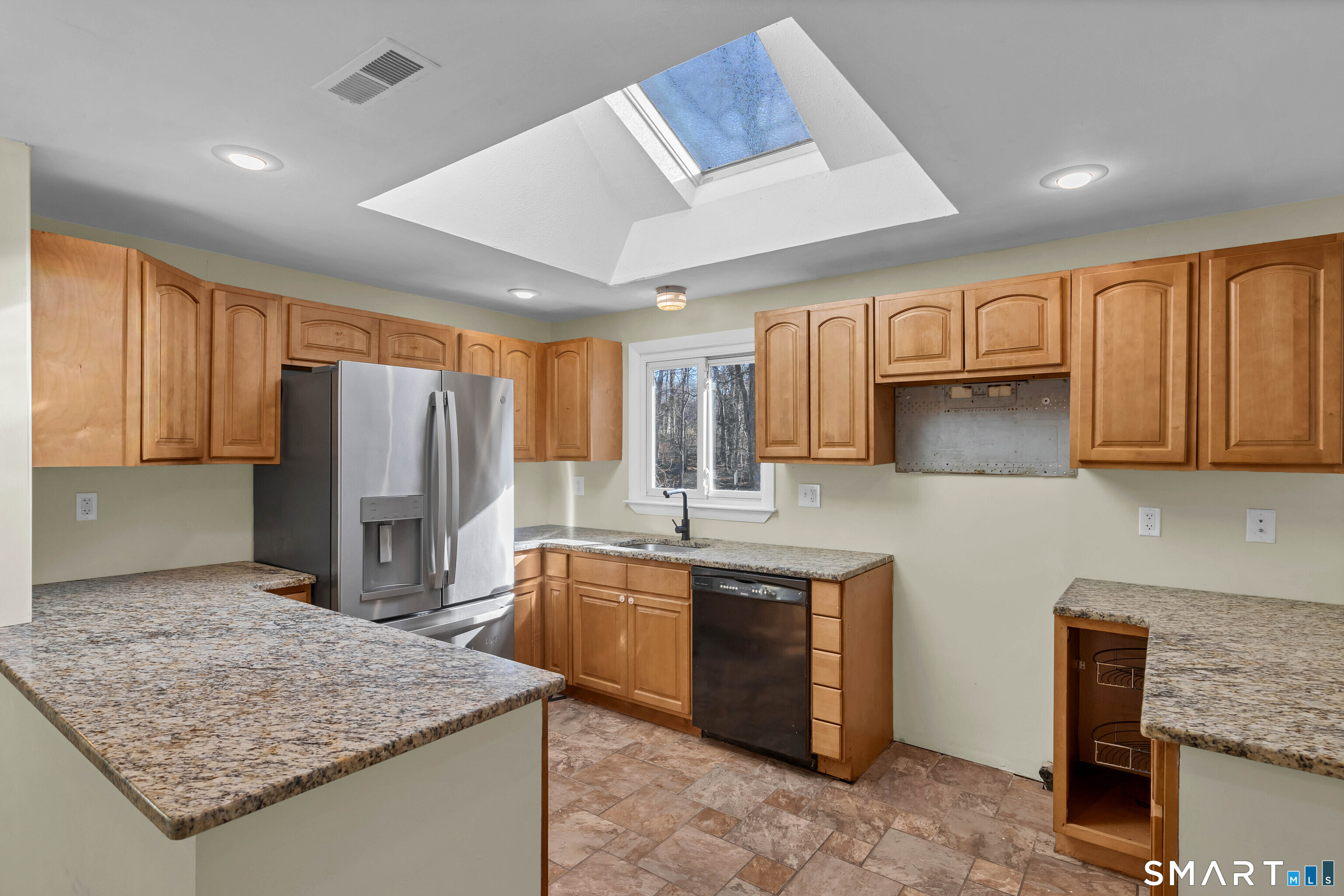 Homes for sale in Old Lyme, CT | 13 Victoria Ln, Old Lyme, CT 06371 | MLS# 24191275