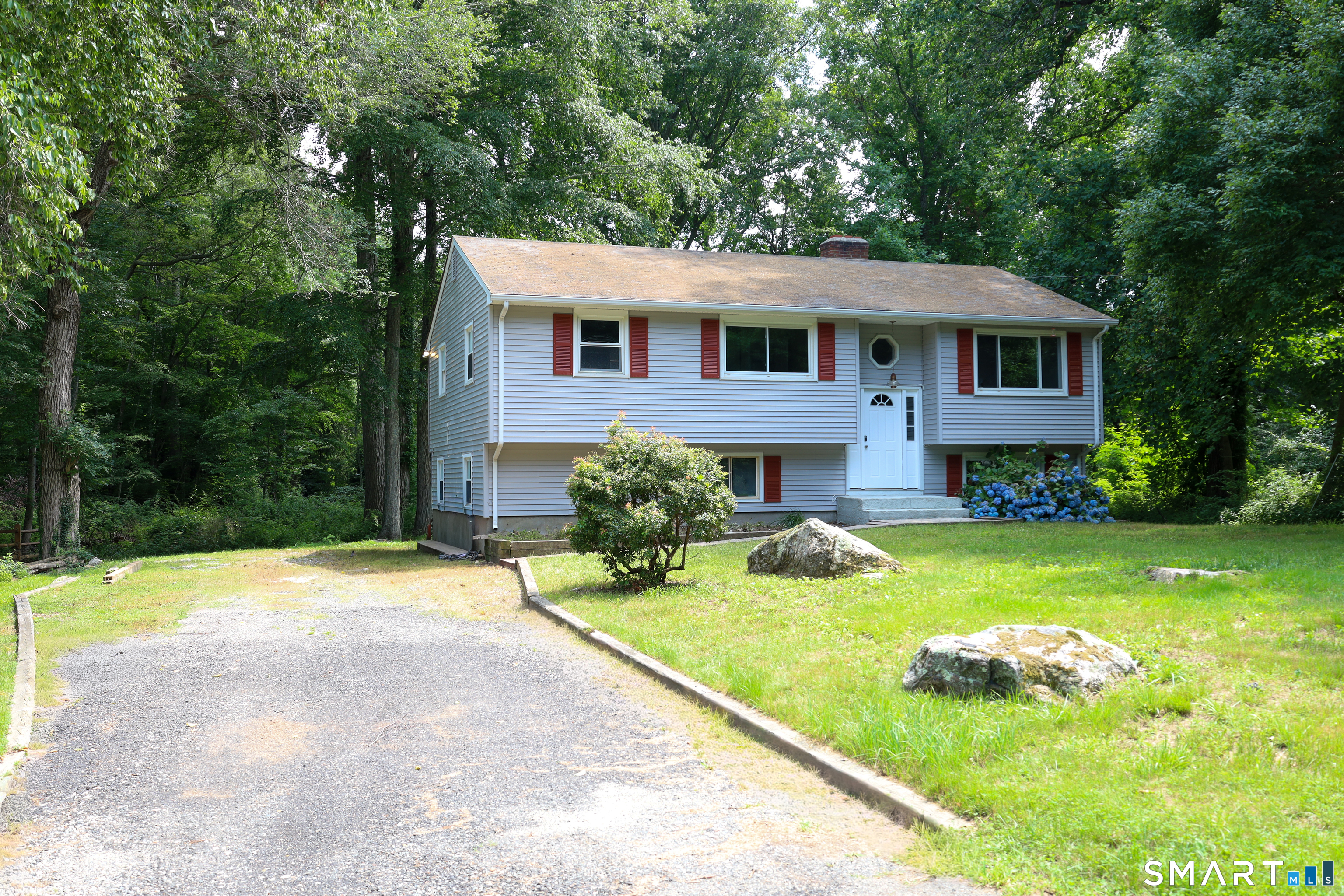 Homes for sale in Old Lyme, CT | 13 Victoria Ln, Old Lyme, CT 06371 | MLS# 24191275