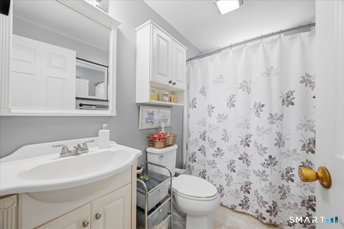 87 James Street photo 9
