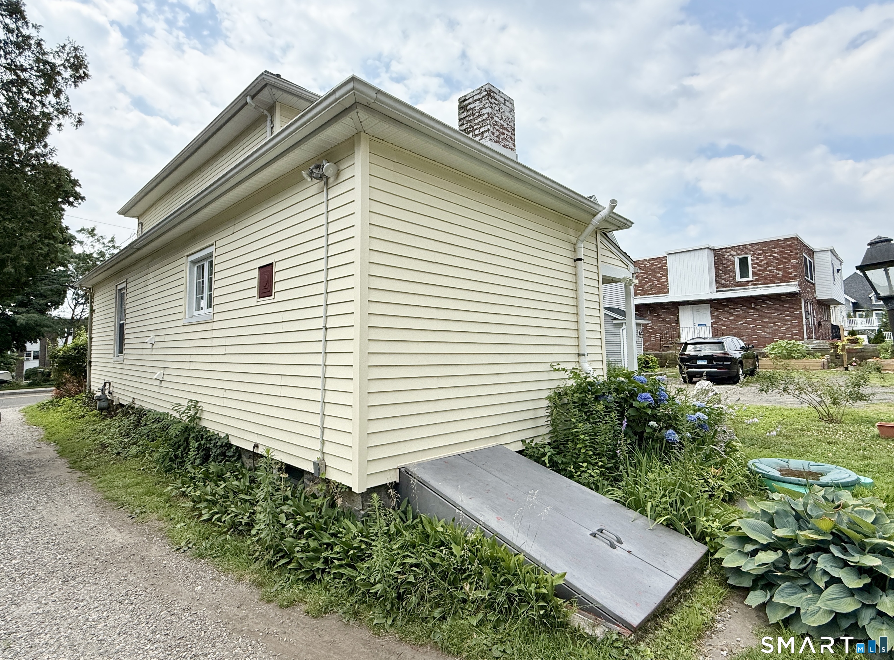 Homes for sale in Milford, CT | 63 Golden Hill St, Milford, CT 06460 | MLS# 24190042