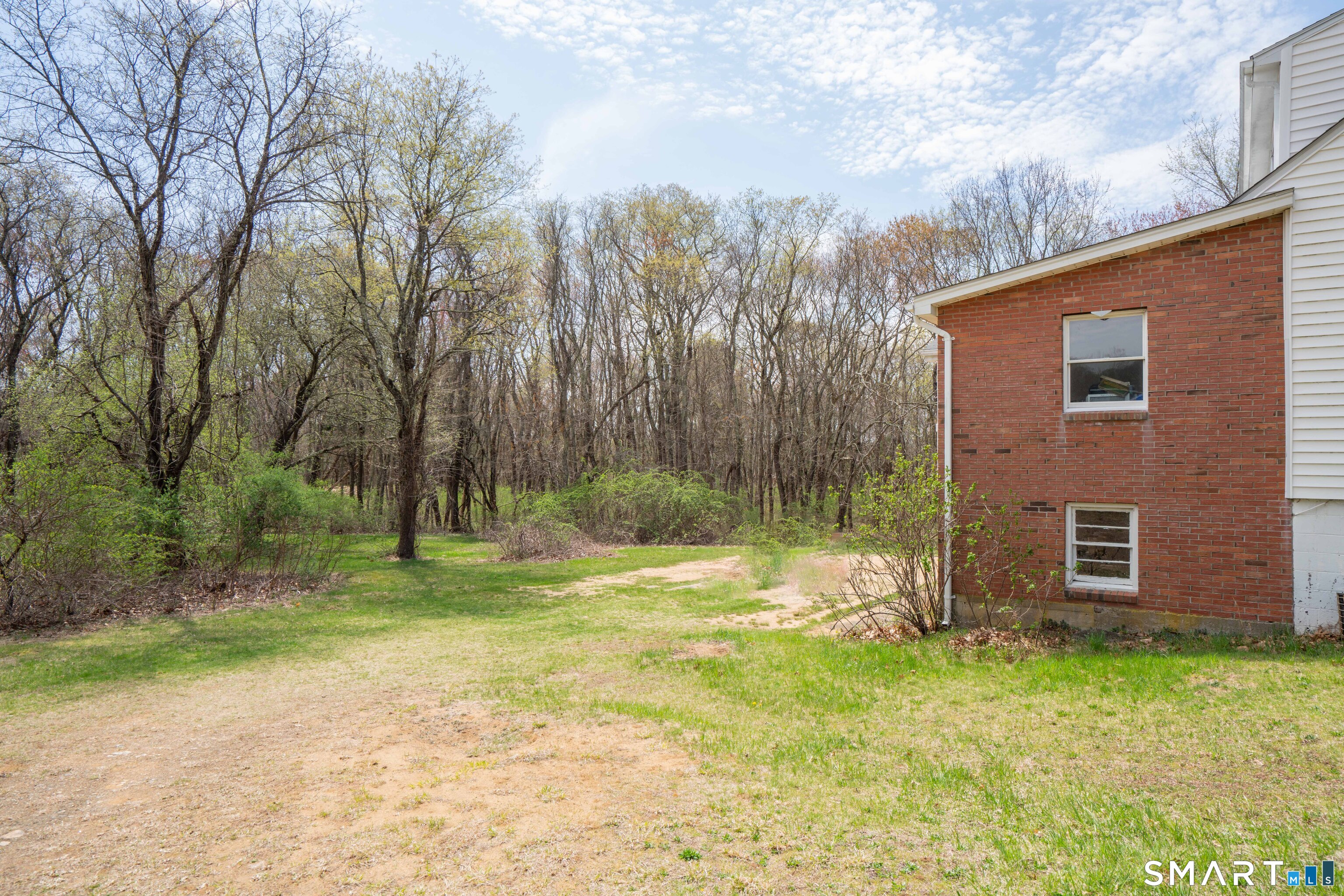 Homes for sale in Colchester, CT | 133 Lake Hayward Rd, Colchester, CT 06415 | MLS# 24191404