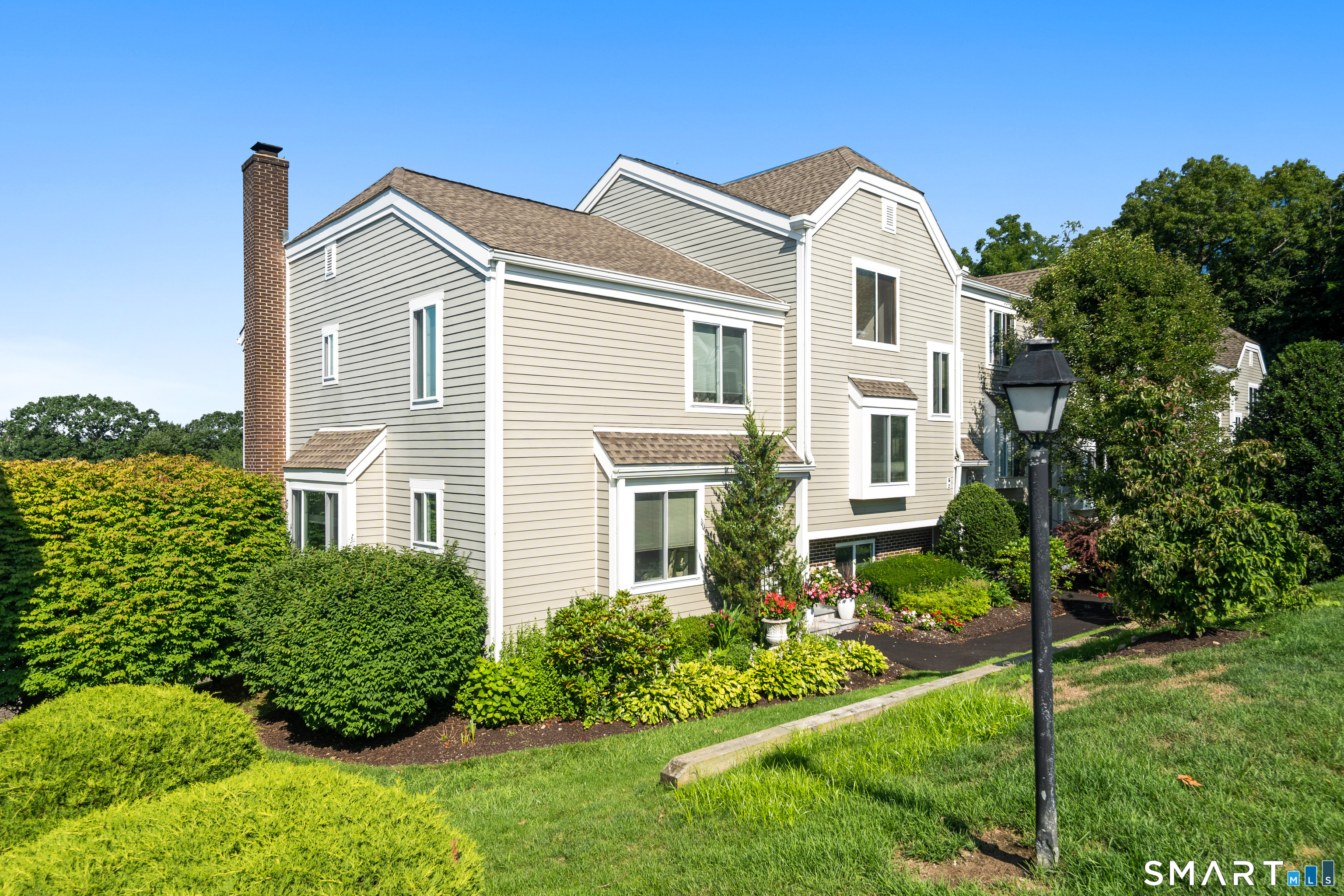 71 Aiken Street, Norwalk, Connecticut photo 2