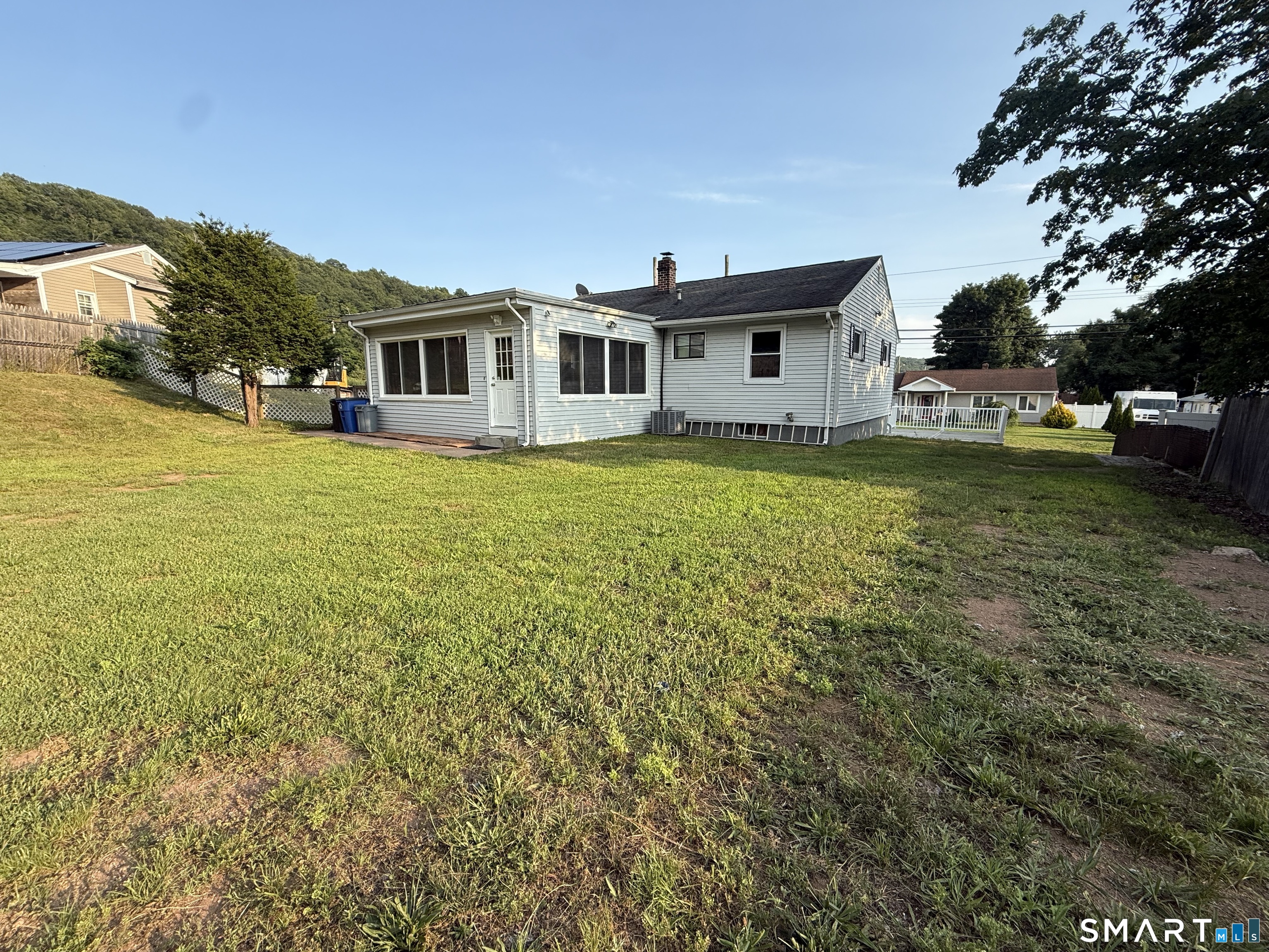 5th image of 17 Navarro Rd, East Haven, CT 06512 | MLS# 24191606