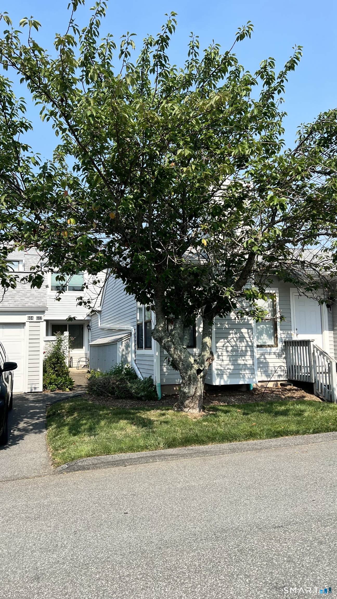 Homes for sale in Branford, CT | 602 Longfellow Dr #602, Branford, CT 06405 | MLS# 24176726