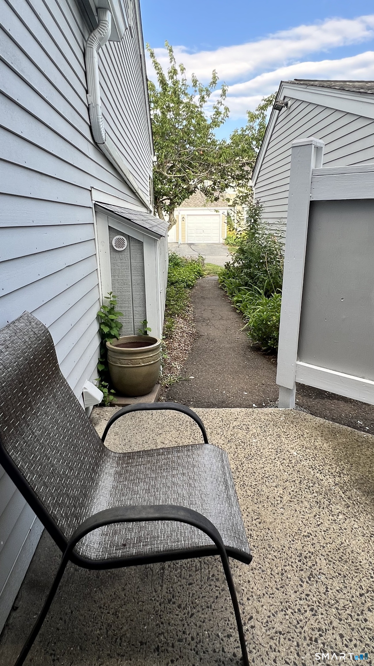Homes for sale in Branford, CT | 602 Longfellow Dr #602, Branford, CT 06405 | MLS# 24176726