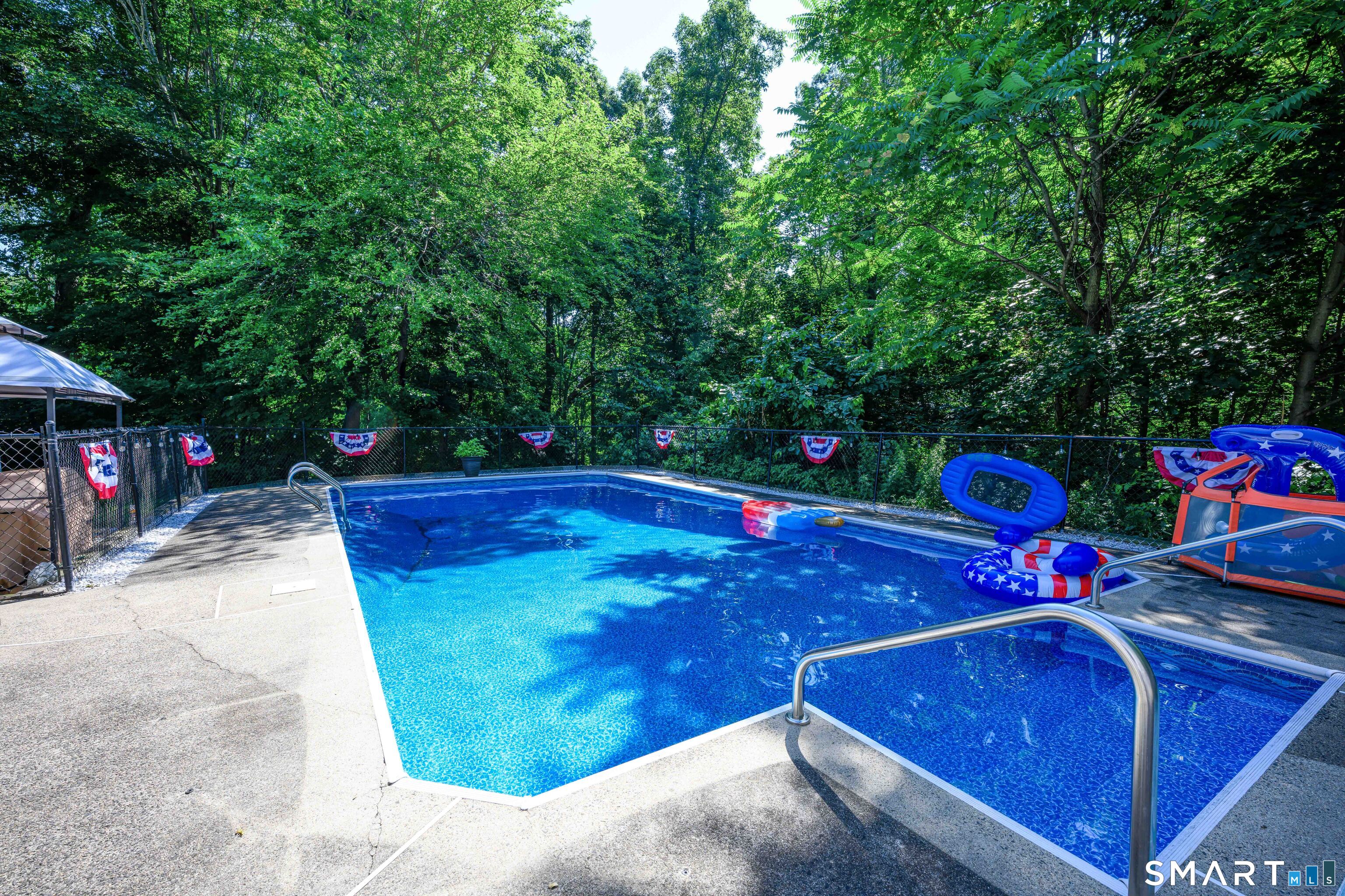 17 Julius Drive photo 32