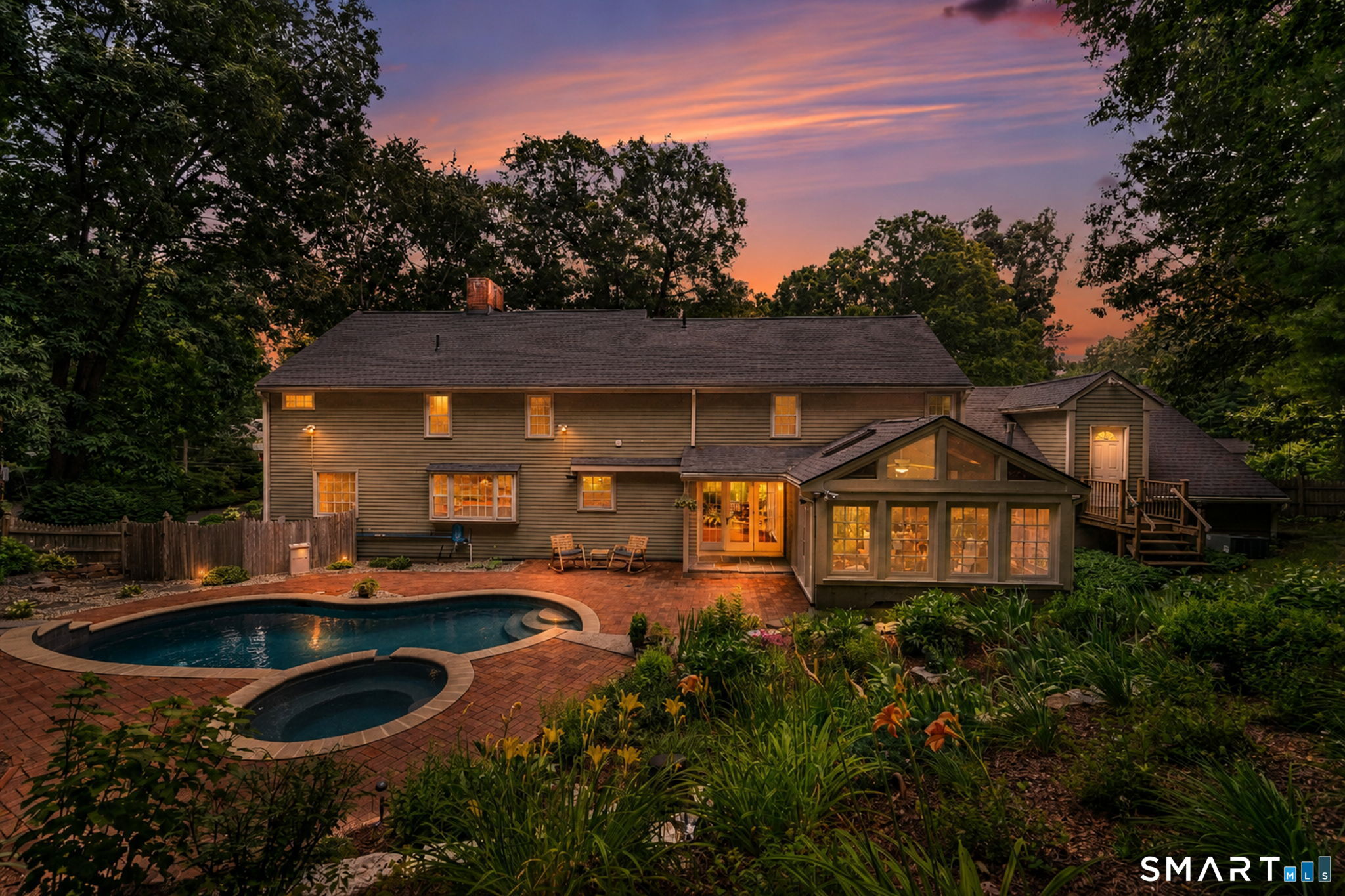 270 Farmcliff Drive photo 3