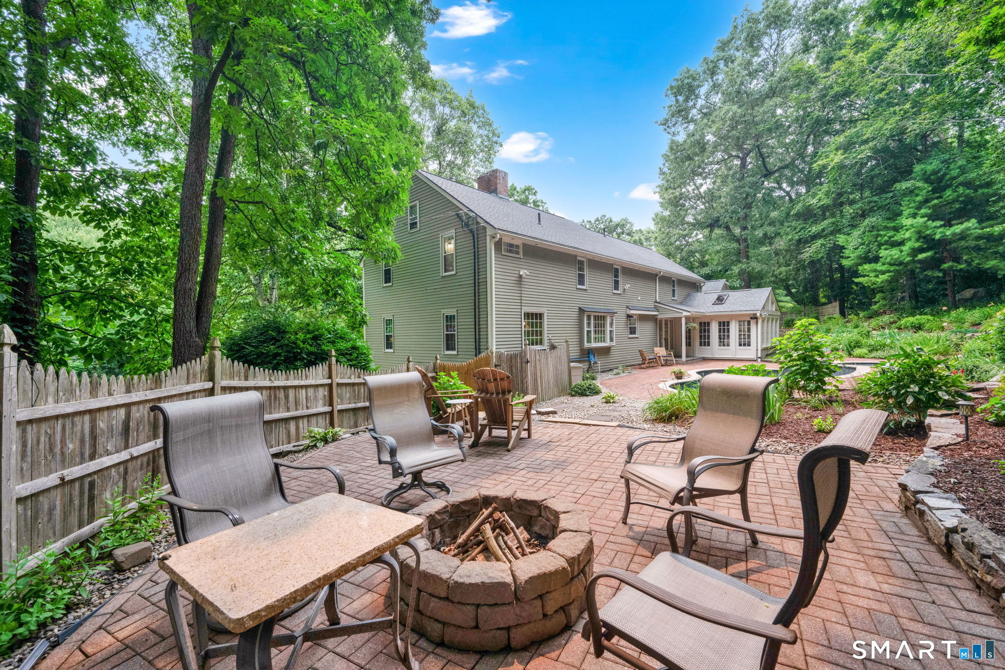 270 Farmcliff Drive photo 36