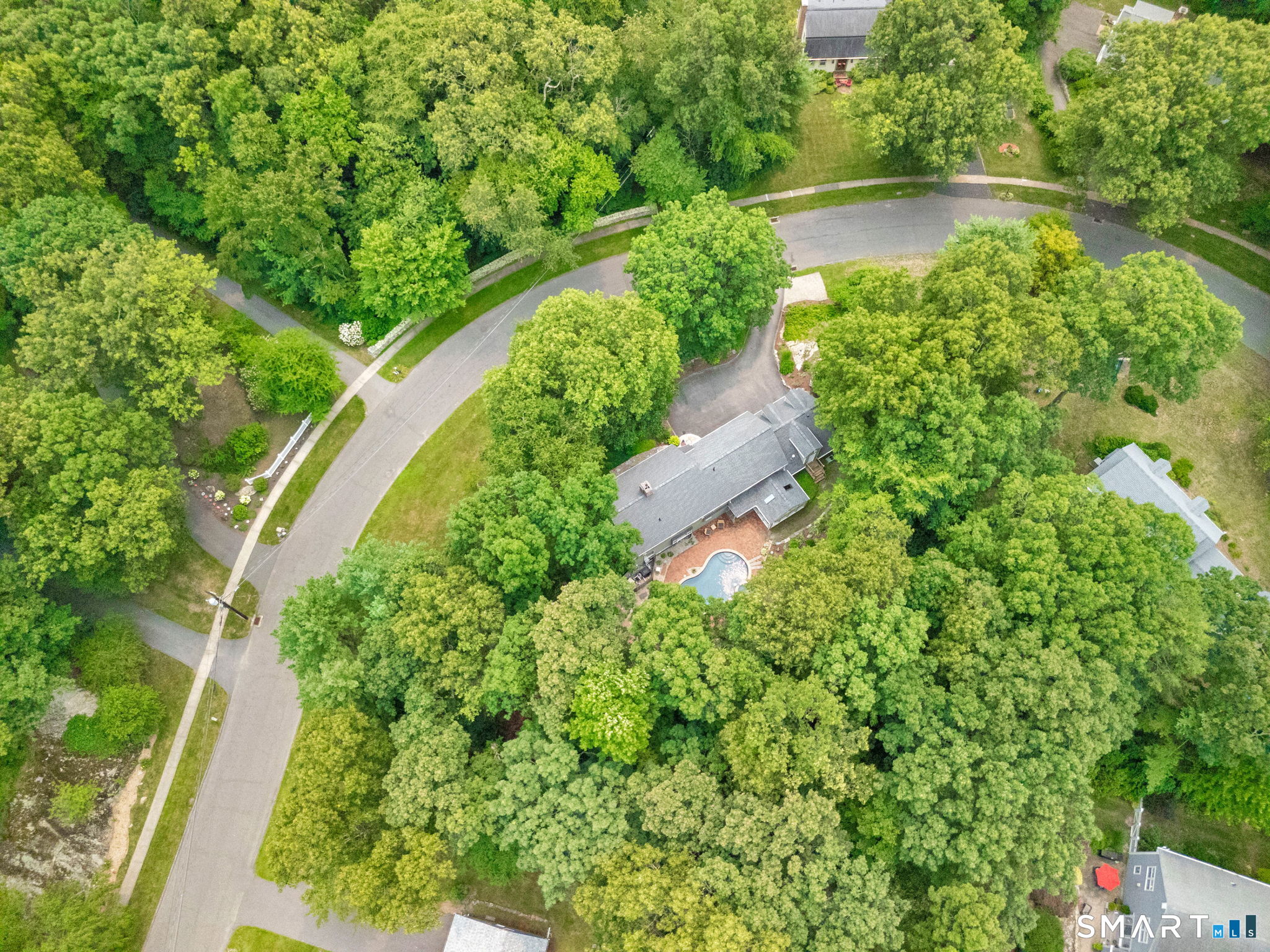 270 Farmcliff Drive photo 38