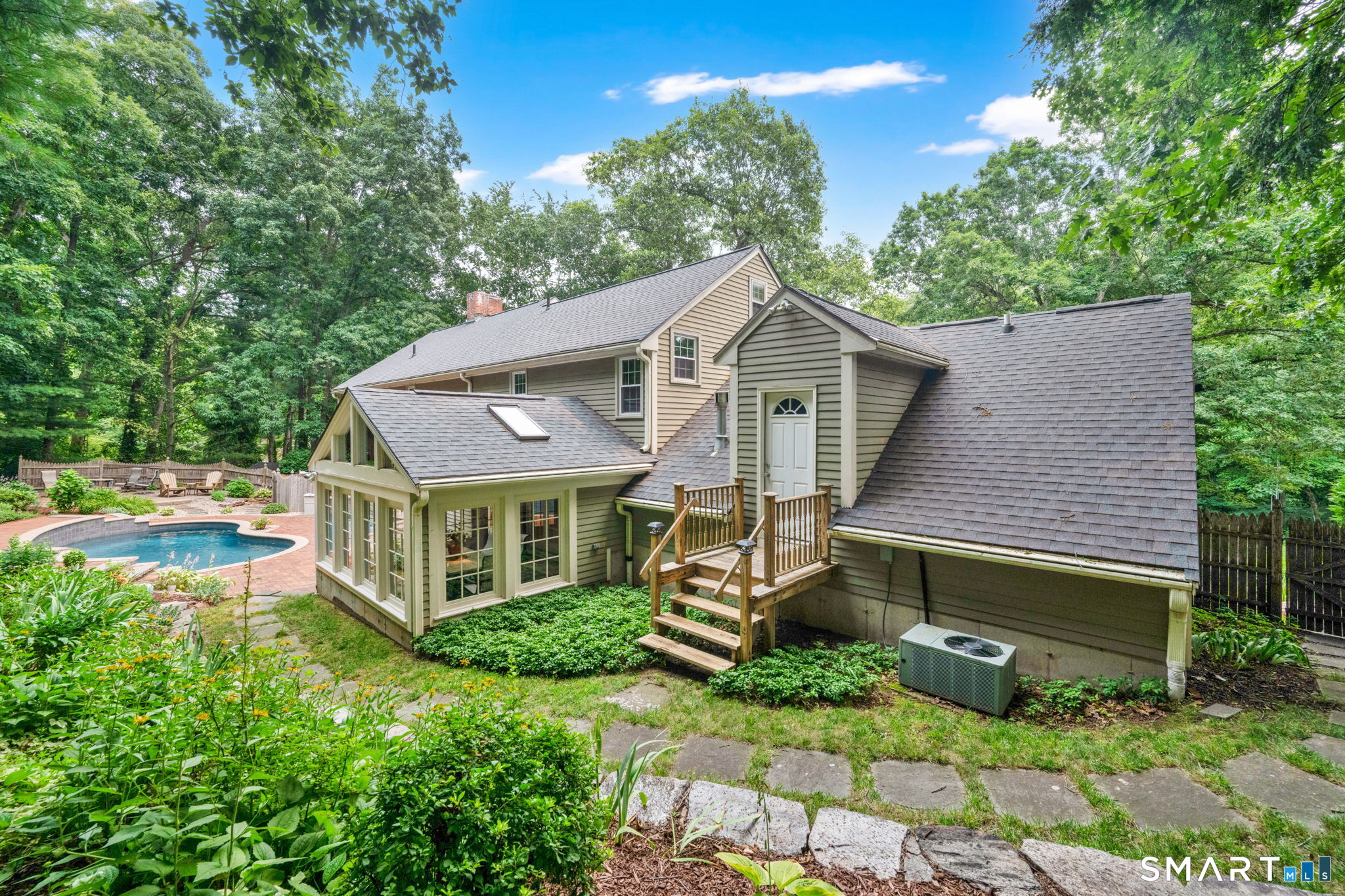 270 Farmcliff Drive photo 37