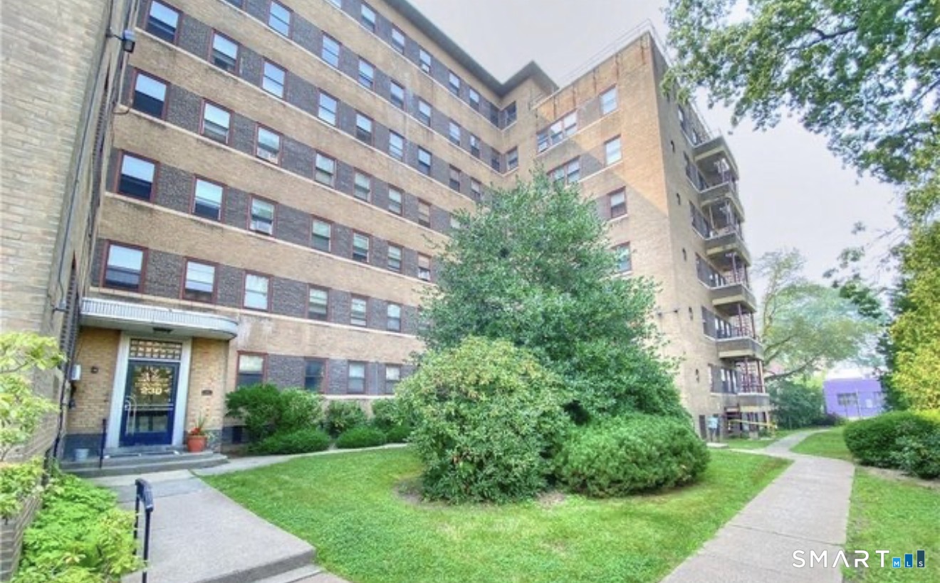 Homes for sale in Hartford, CT | 230 Farmington Ave #C5, Hartford, CT 06105 | MLS# 24191940
