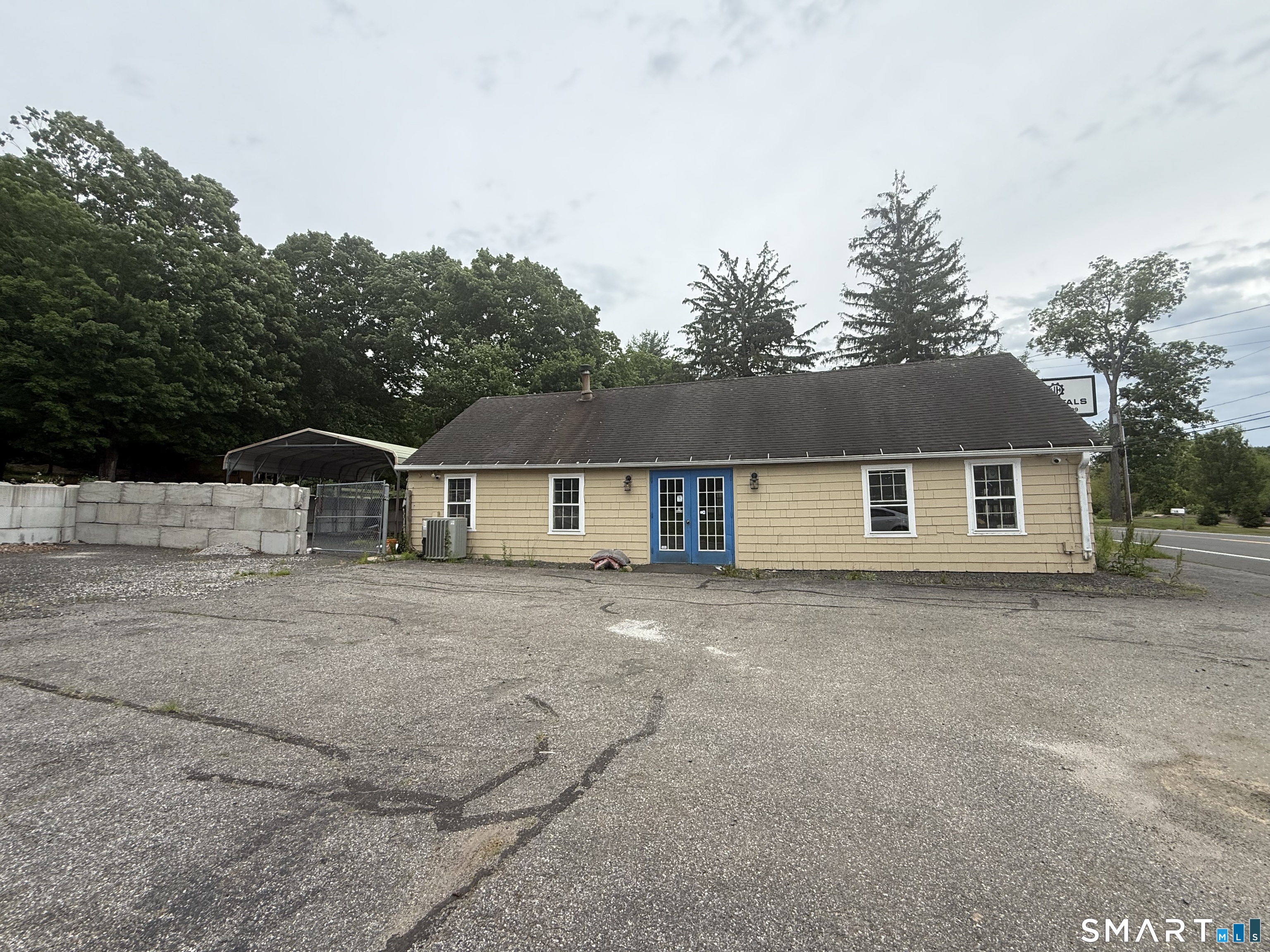 152 Guilford Road photo 2