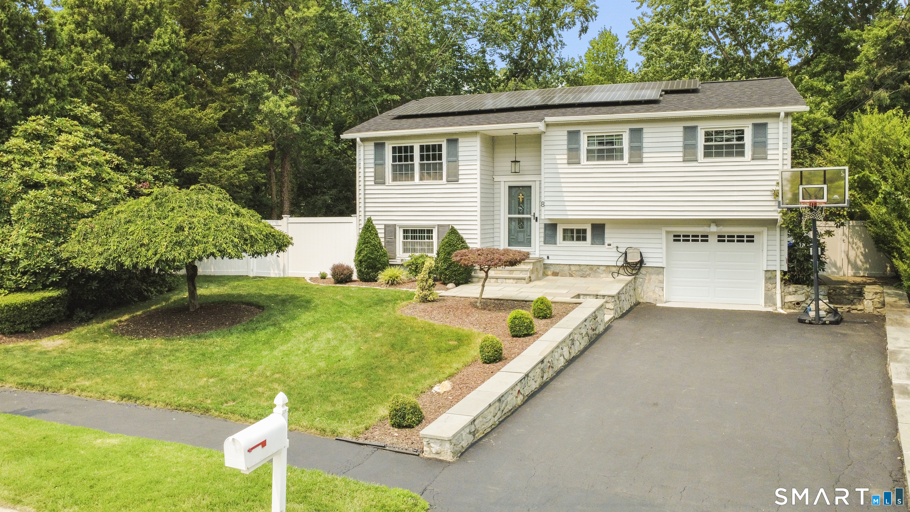 8 Country Club Road, Norwalk, Connecticut 06851